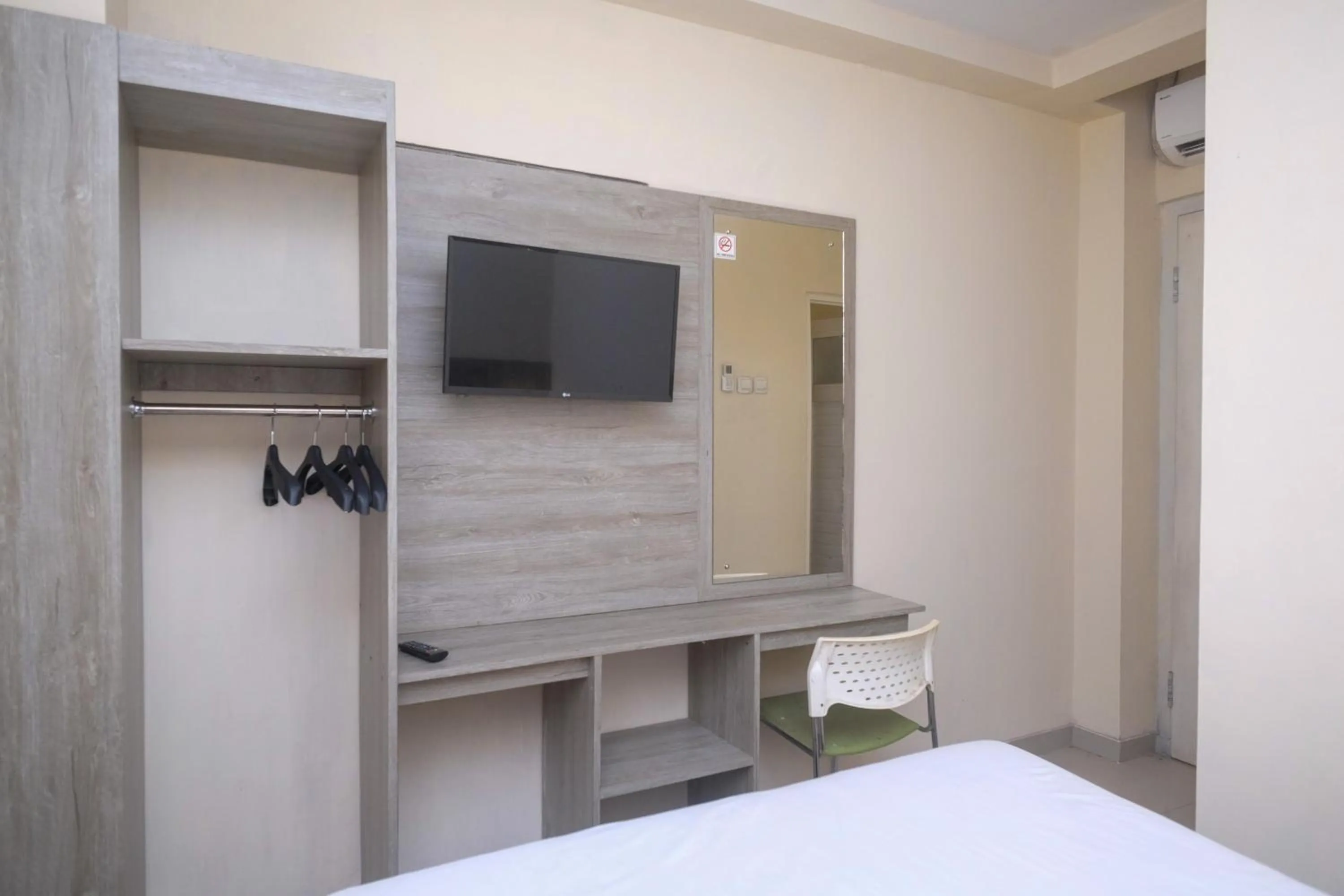 Bedroom in Koolkost near Stadion Maguwoharjo