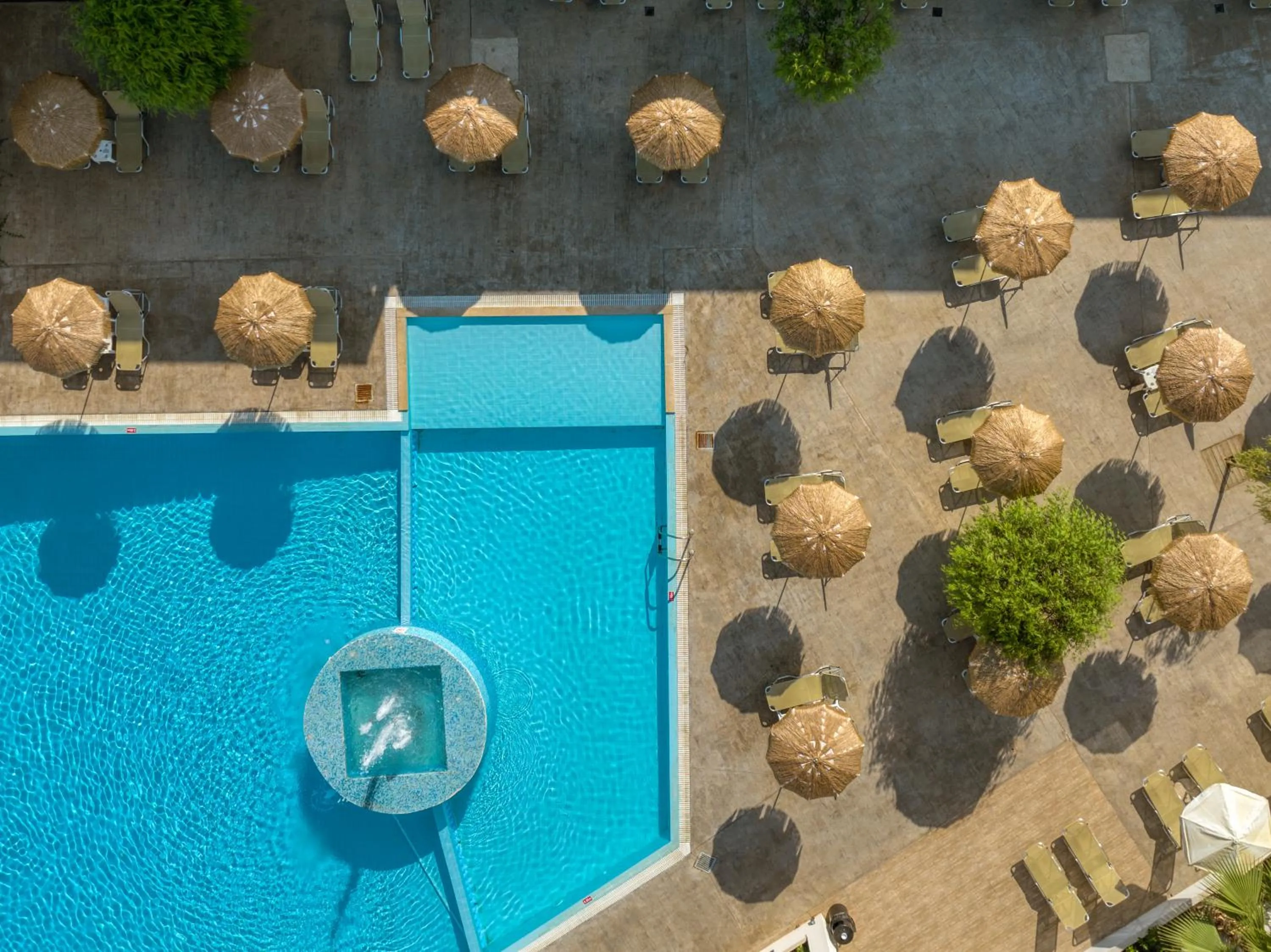 Swimming pool in Hotel Papillon