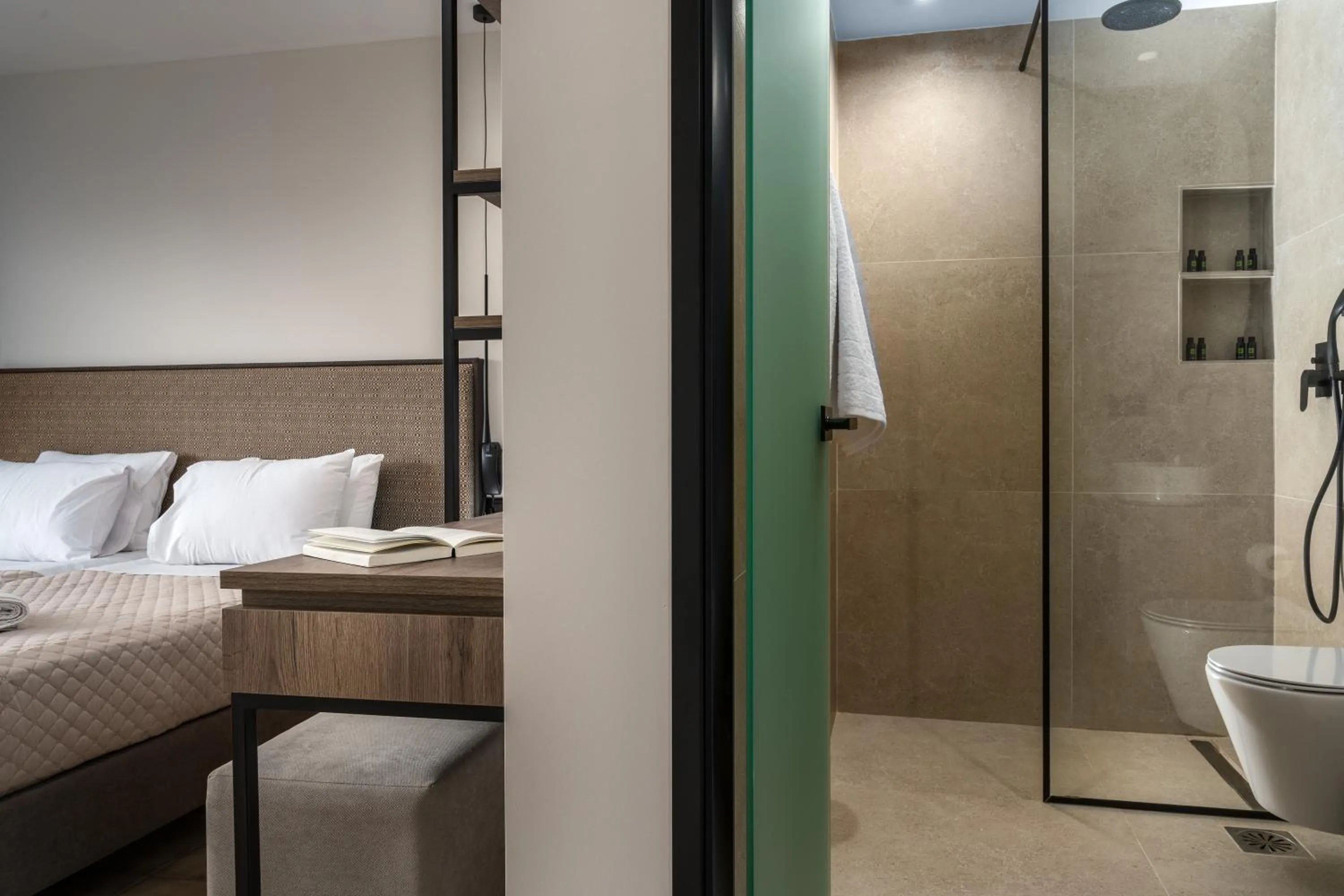 Property building, Bed in Hotel Papillon