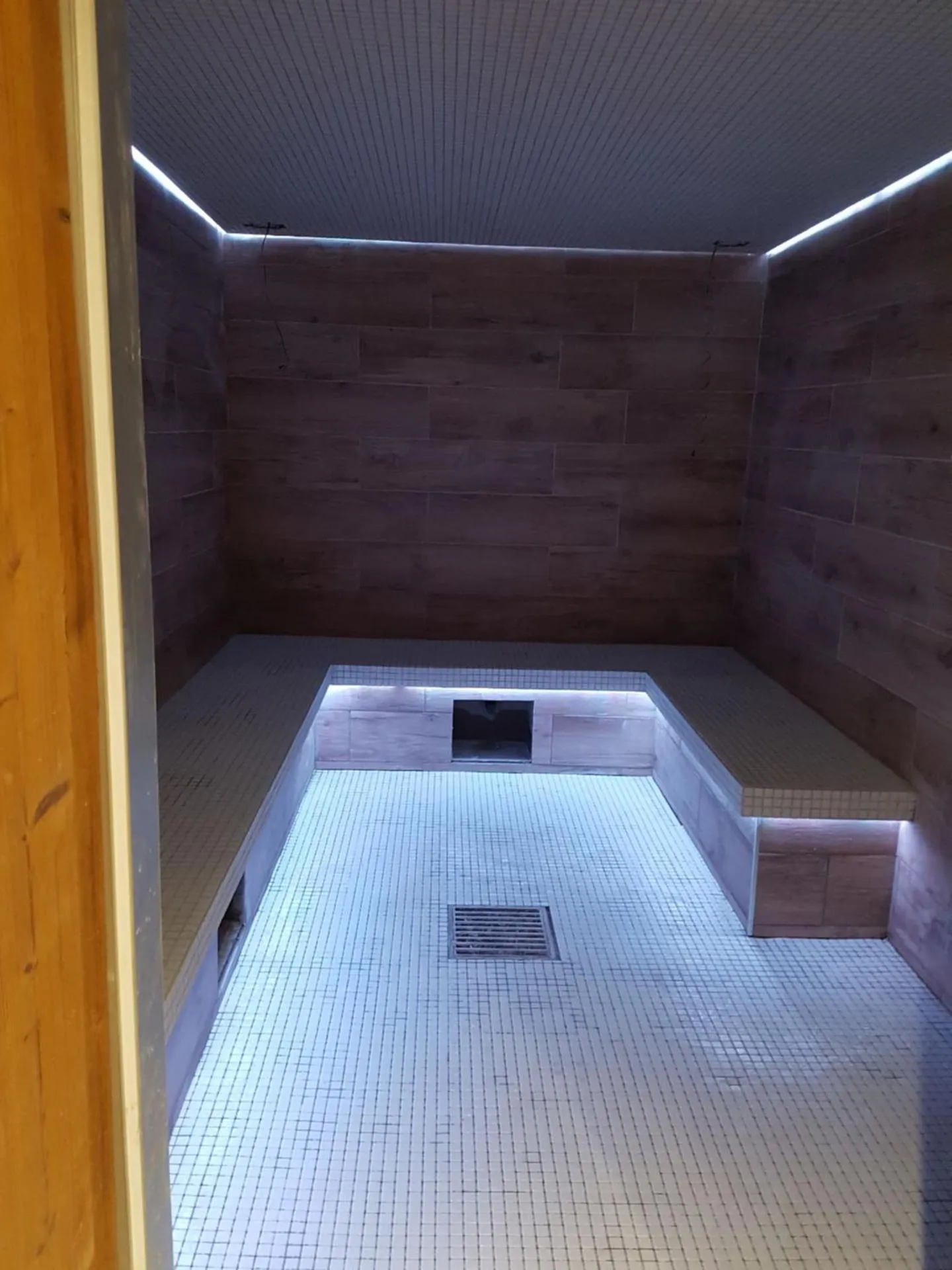 Bed in Chalet Marano Restaurant & Spa