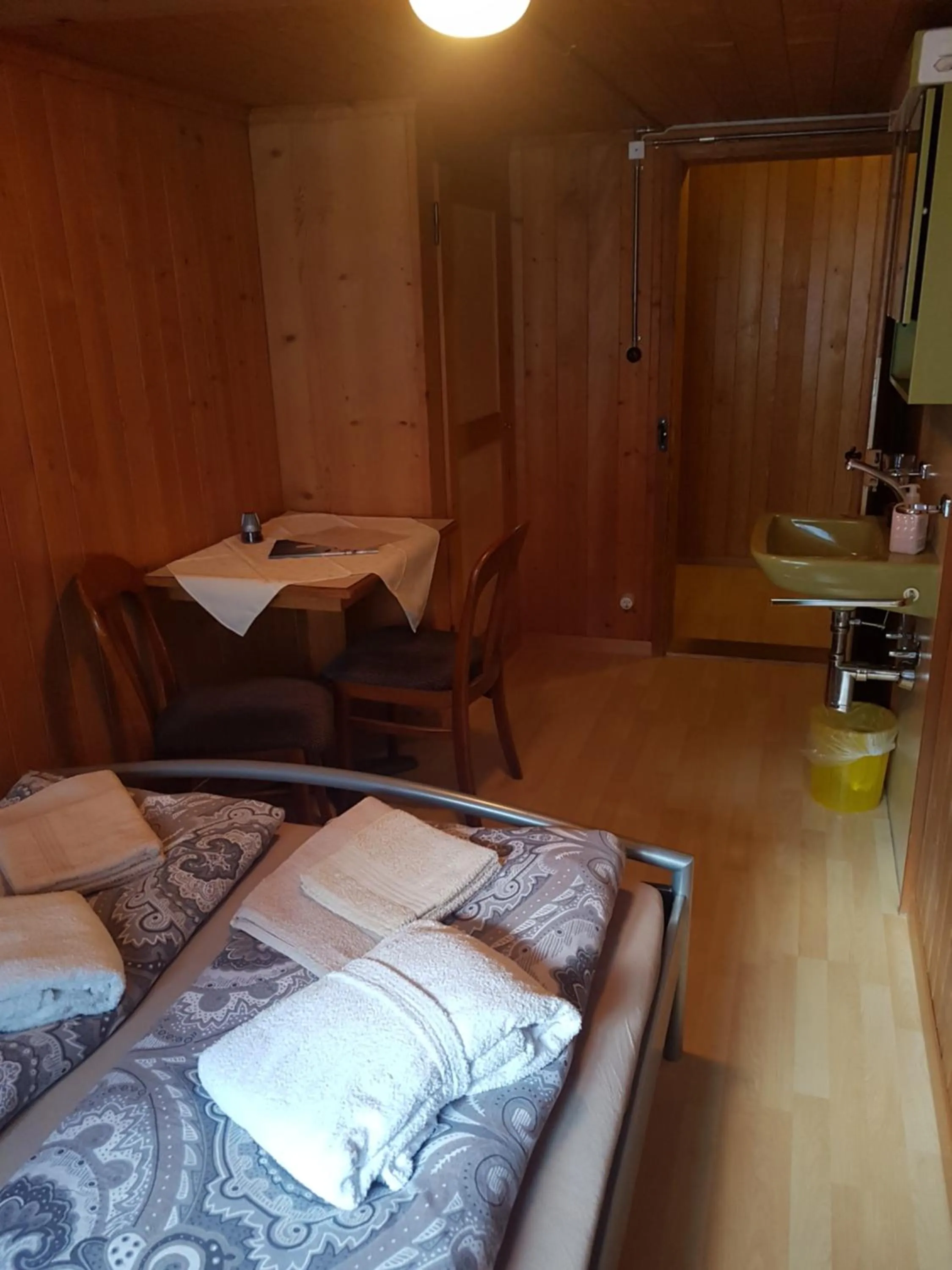 Bed in Hotel-Restaurant-Linde