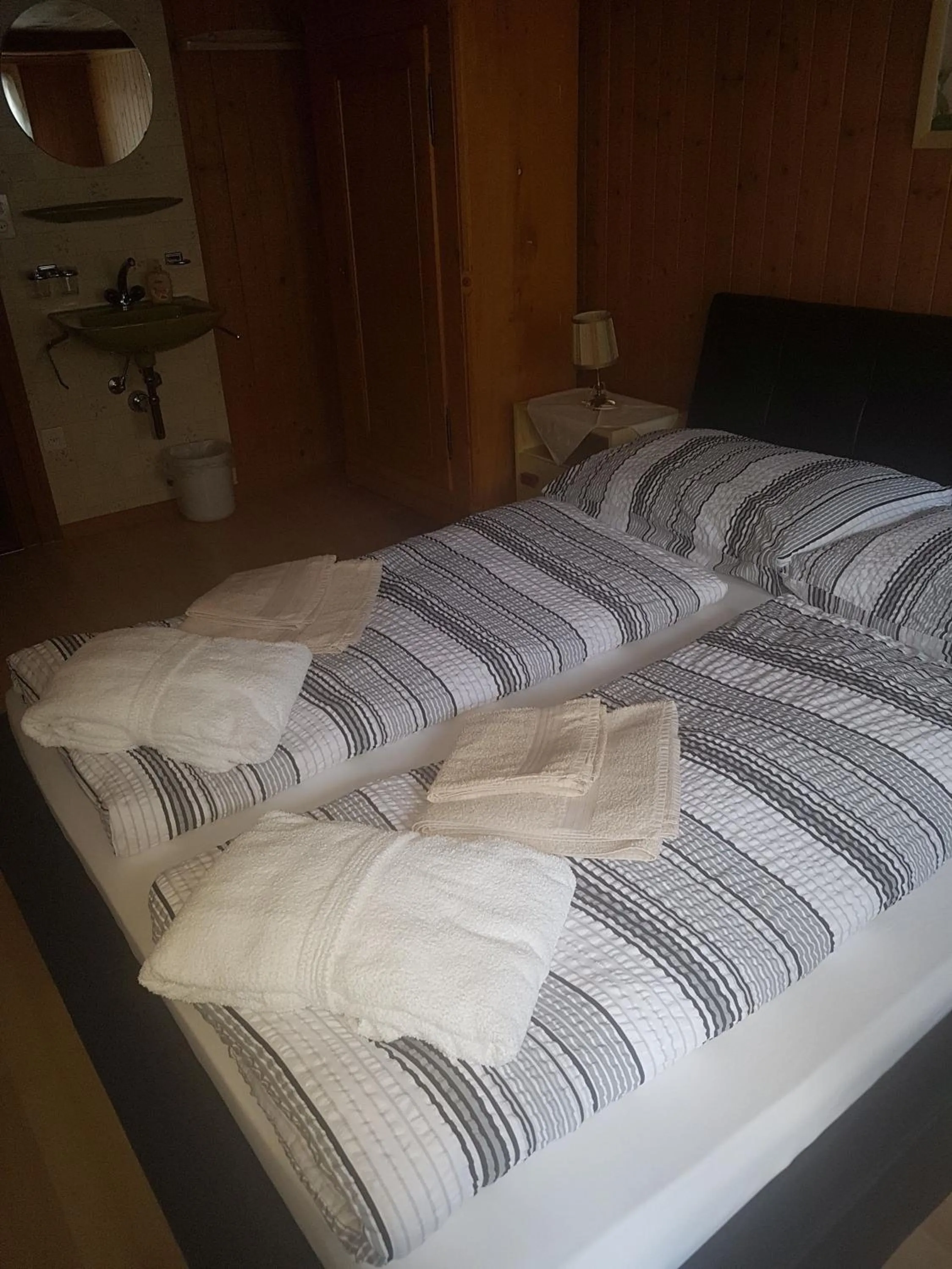 Bed in Hotel-Restaurant-Linde