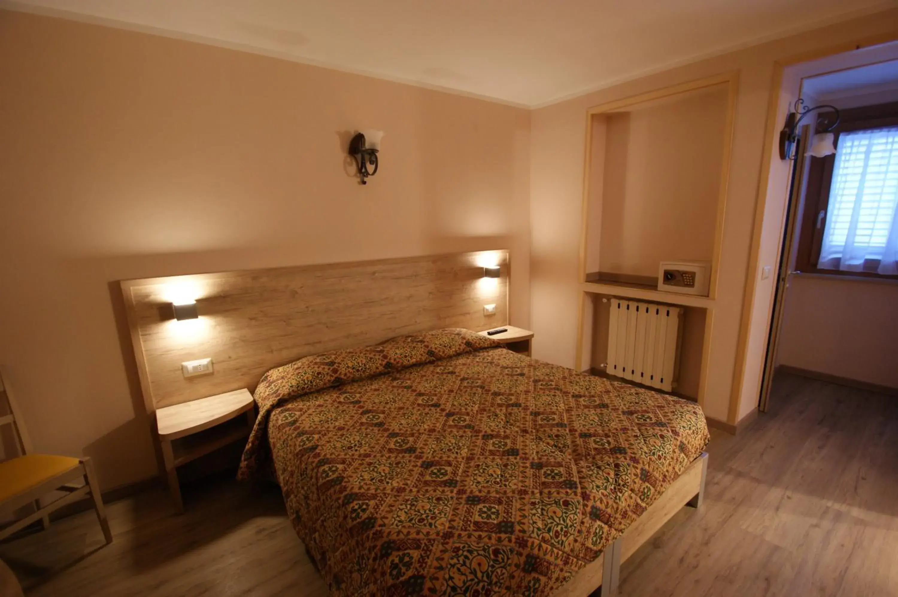 Superior Quadruple Room in Hotel Europa Superior Quadruple Room in Hotel Europa