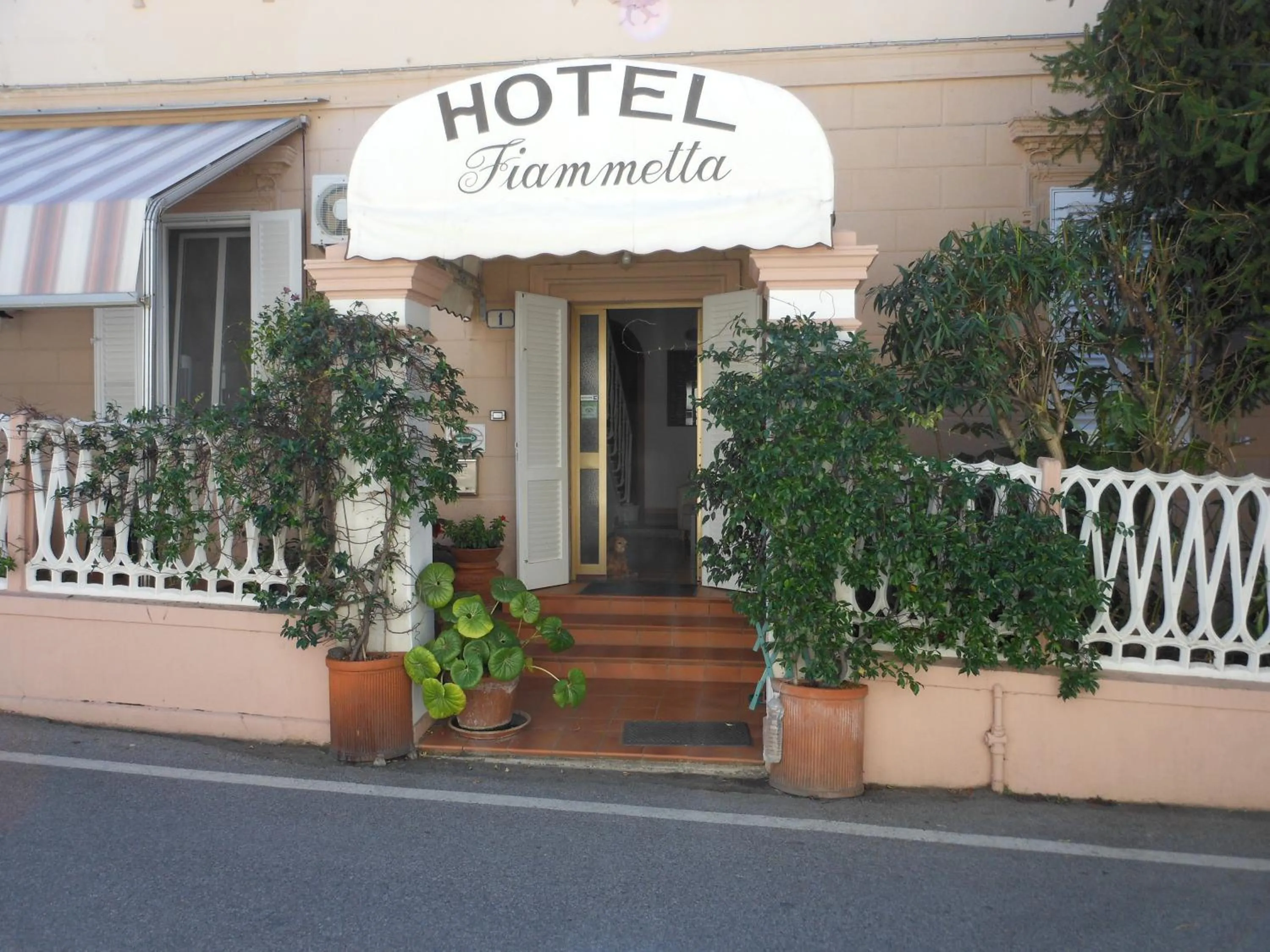 Facade/entrance in Hotel Fiammetta
