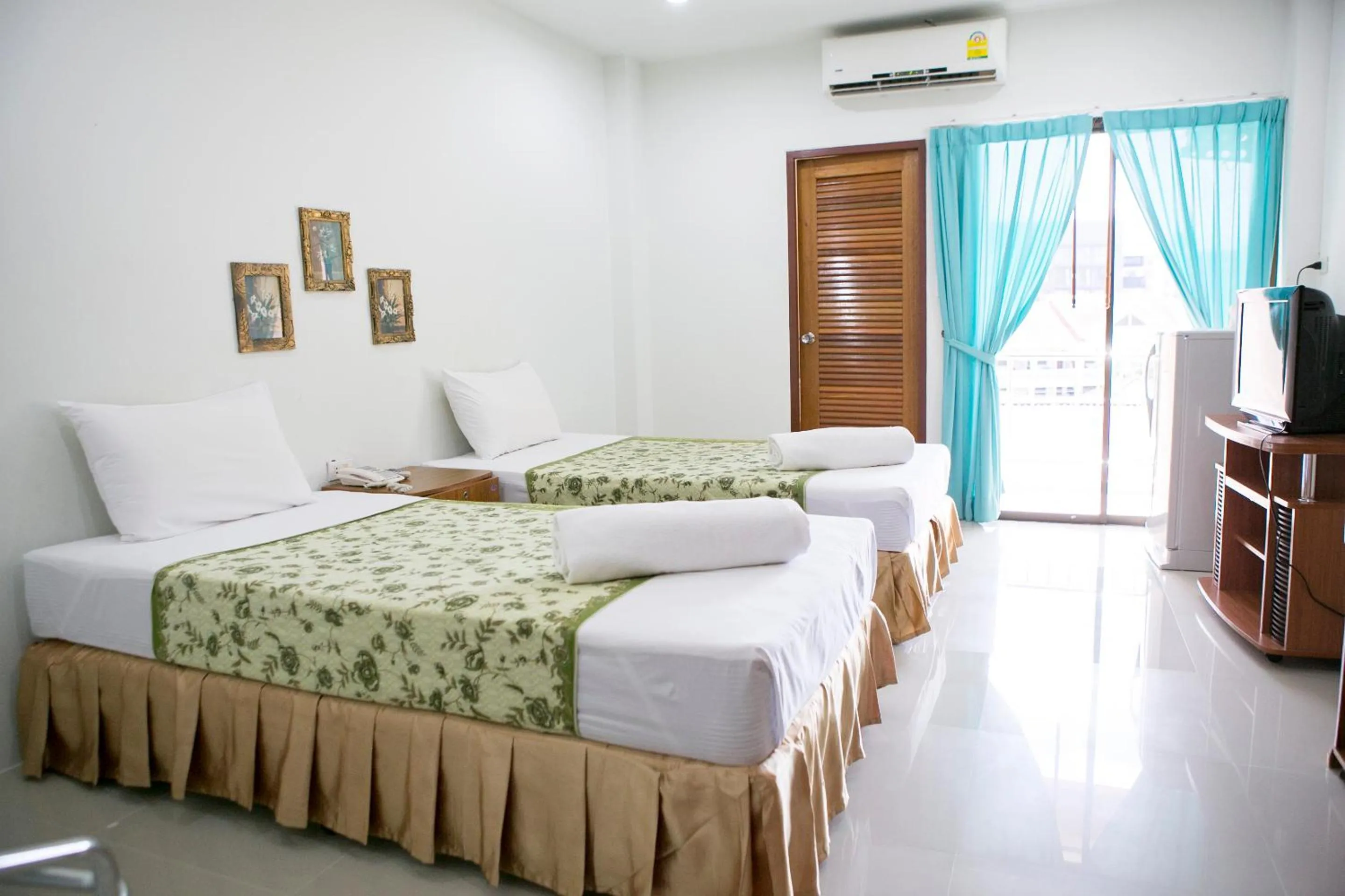 Day, Bed in G&B Guesthouse