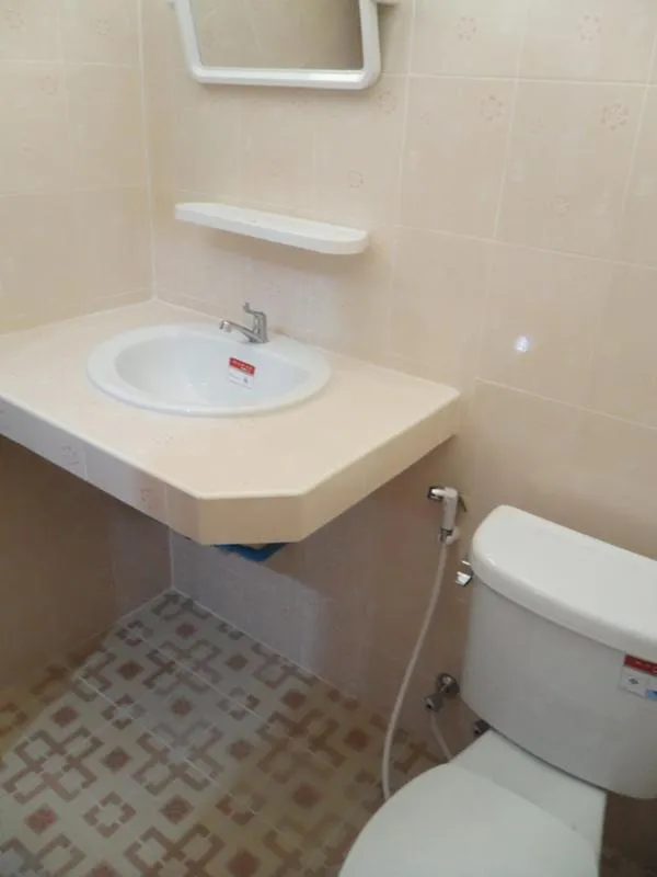 Toilet in G&B Guesthouse