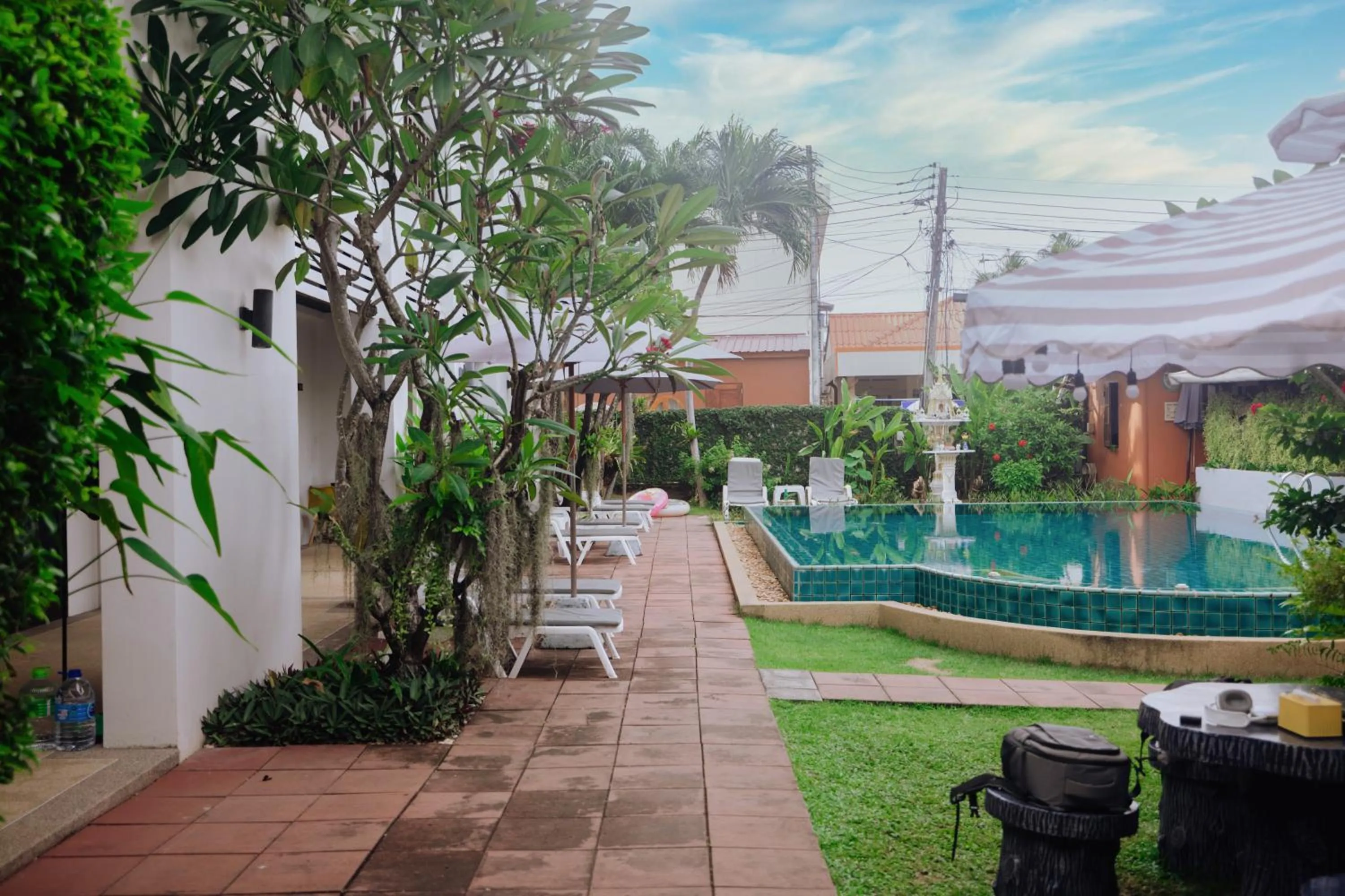 Phuket Monaburi Boutique Hotel