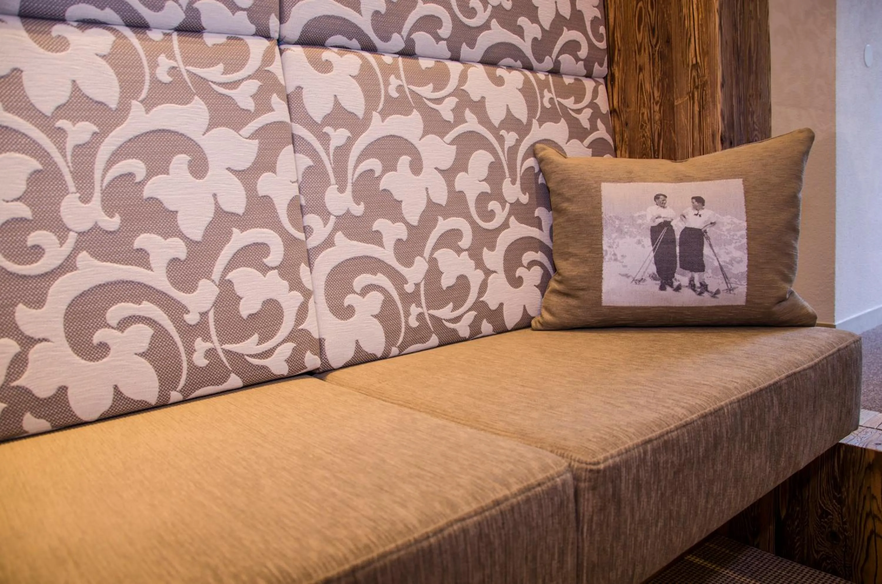 Seating area, Bed in Hotel Garni Mirabell