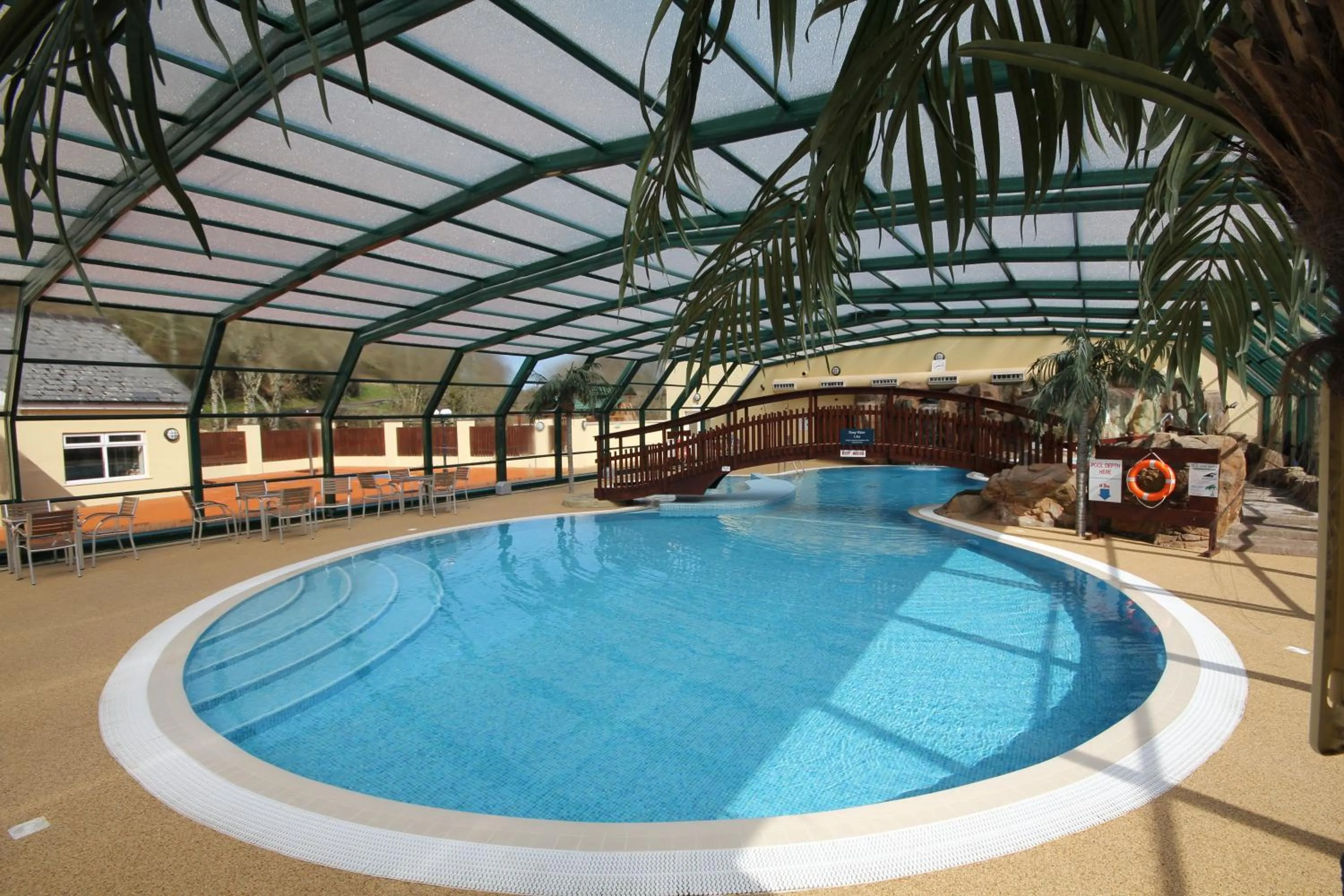 Swimming pool in Cardigan Bay Holiday Park