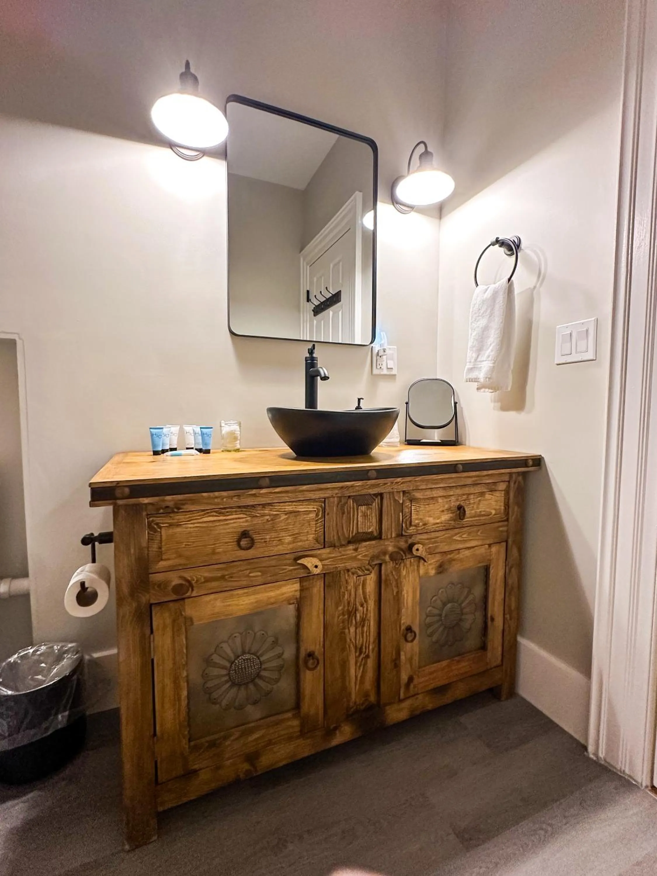 The Black Walnut Inn