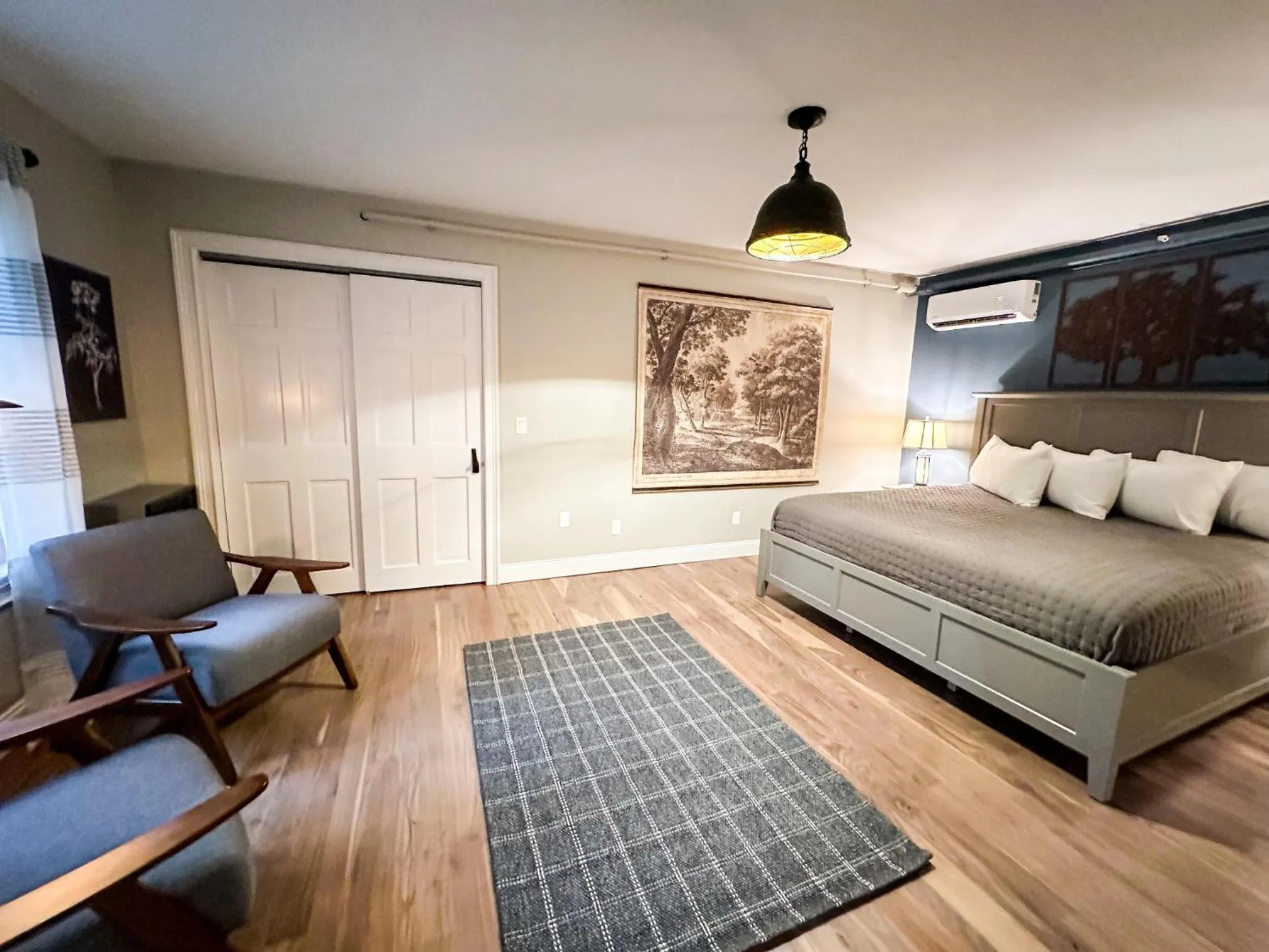 Bedroom in The Black Walnut Inn