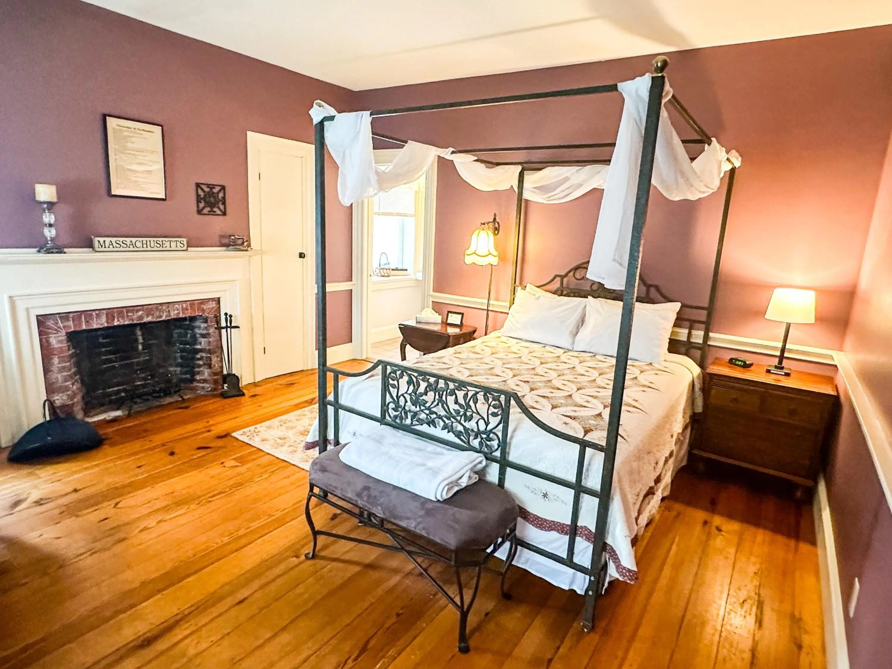Bed in The Black Walnut Inn