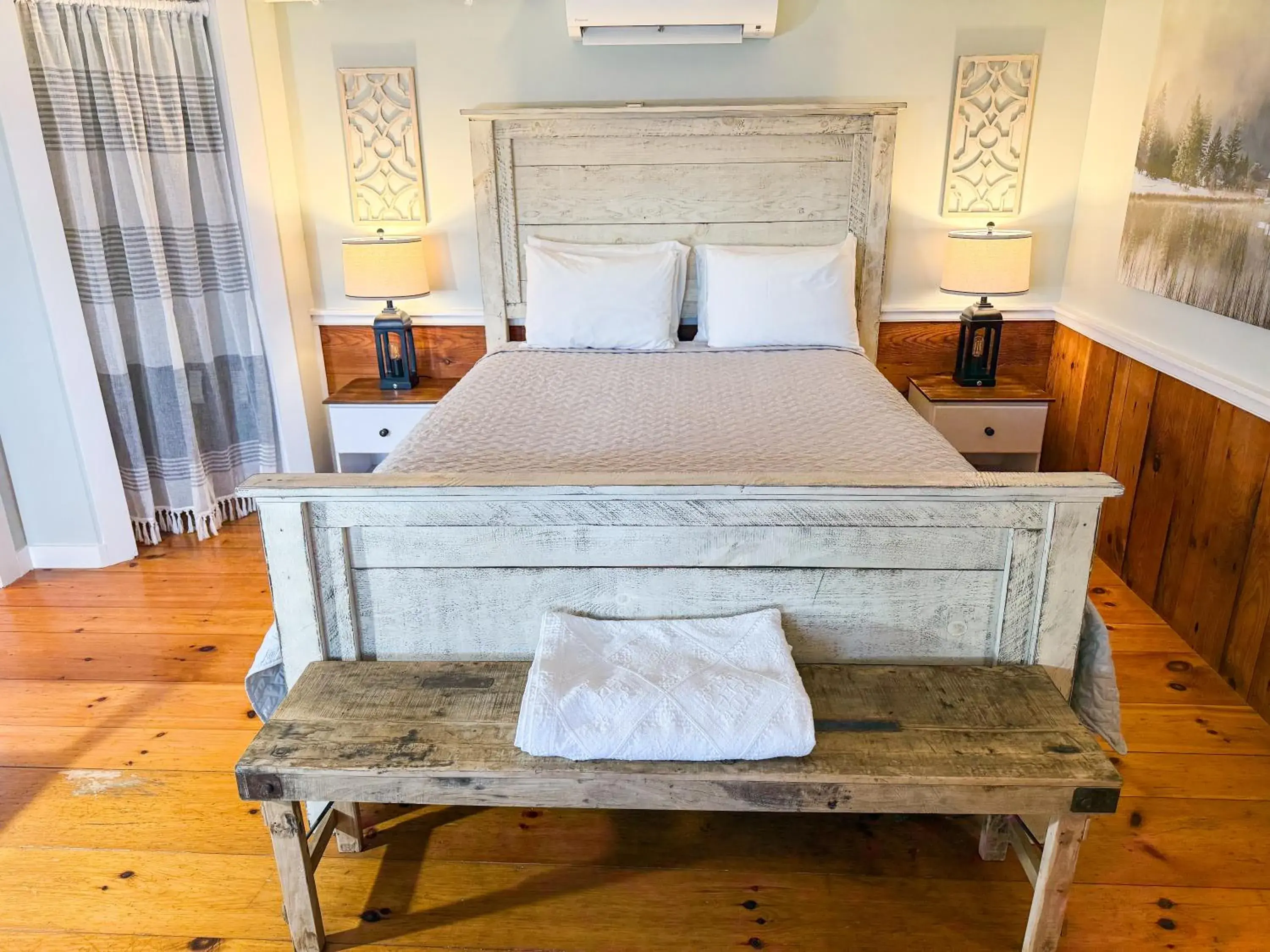 Queen Room in The Black Walnut Inn Queen Room in The Black Walnut Inn