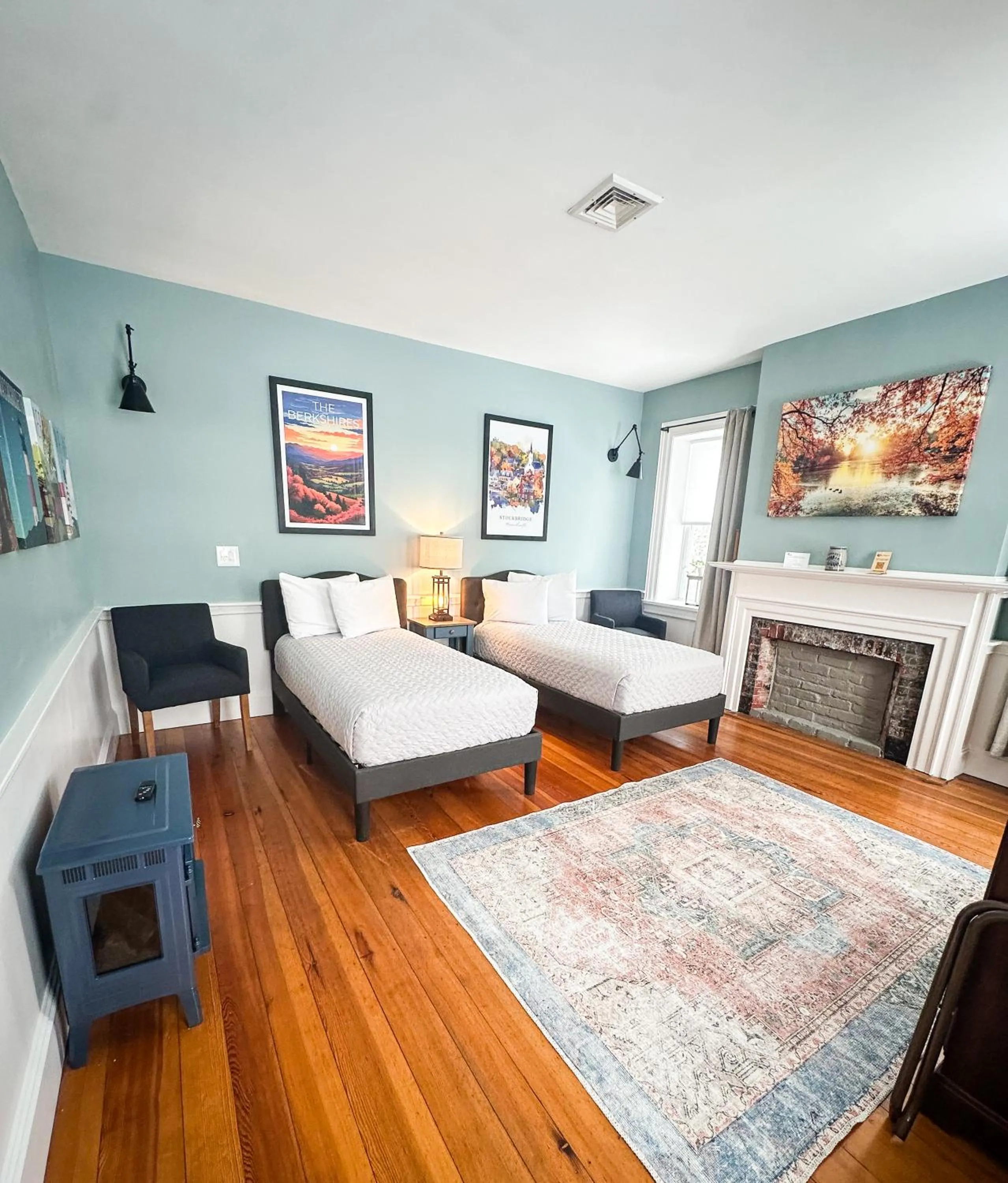 Bed in The Black Walnut Inn