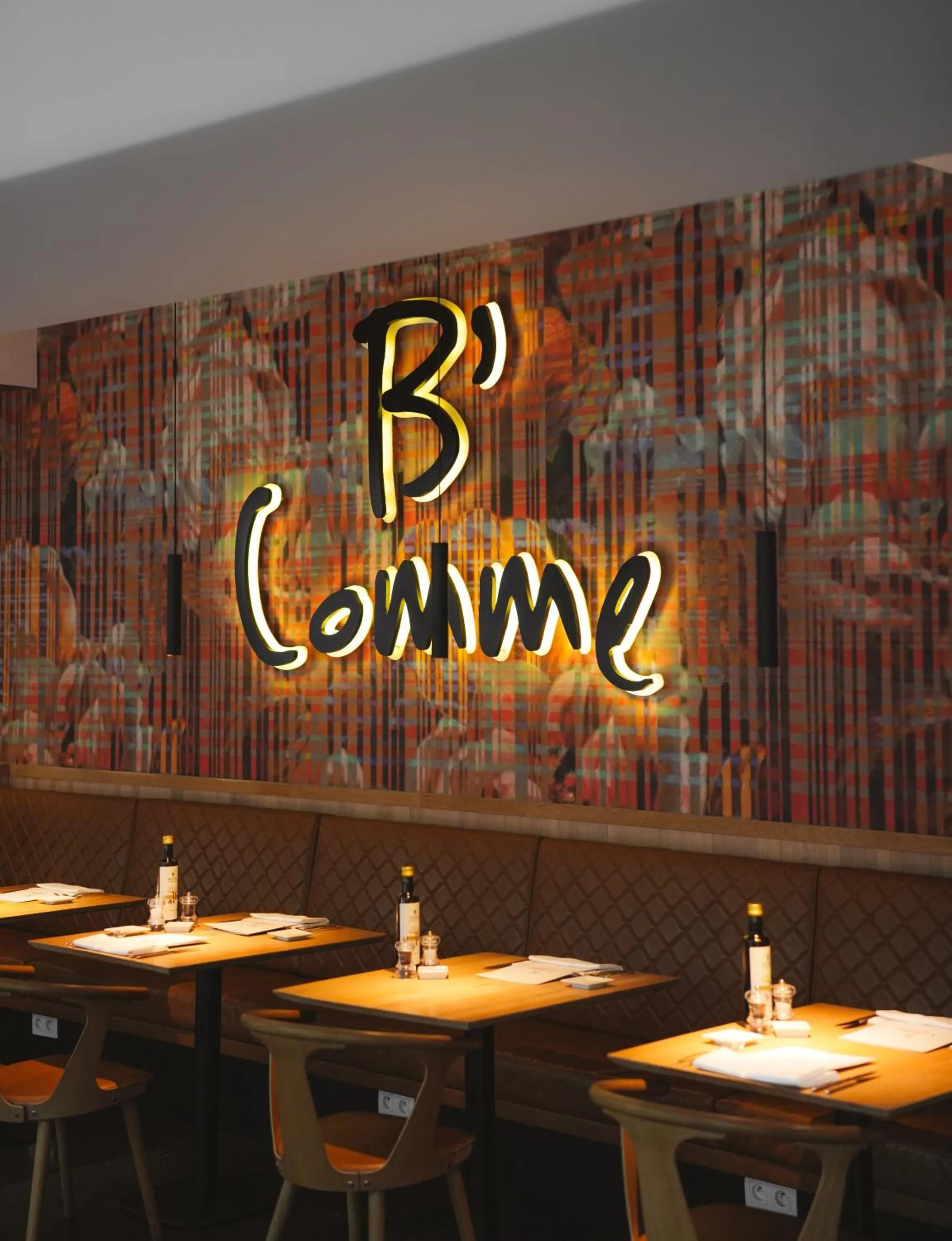 Restaurant/places to eat in Martin's All Suites