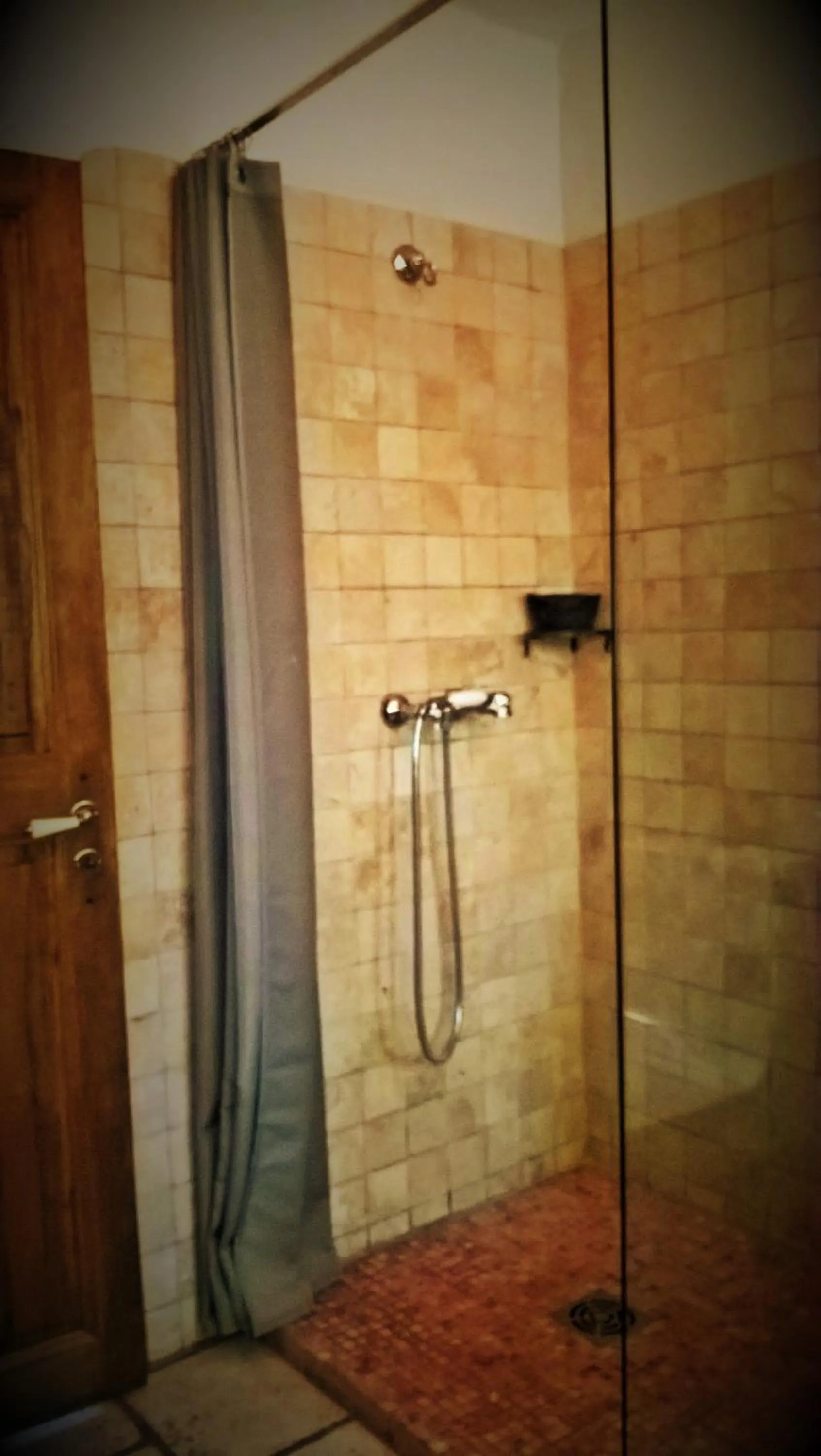 Bathroom in les trésors de malle mialle