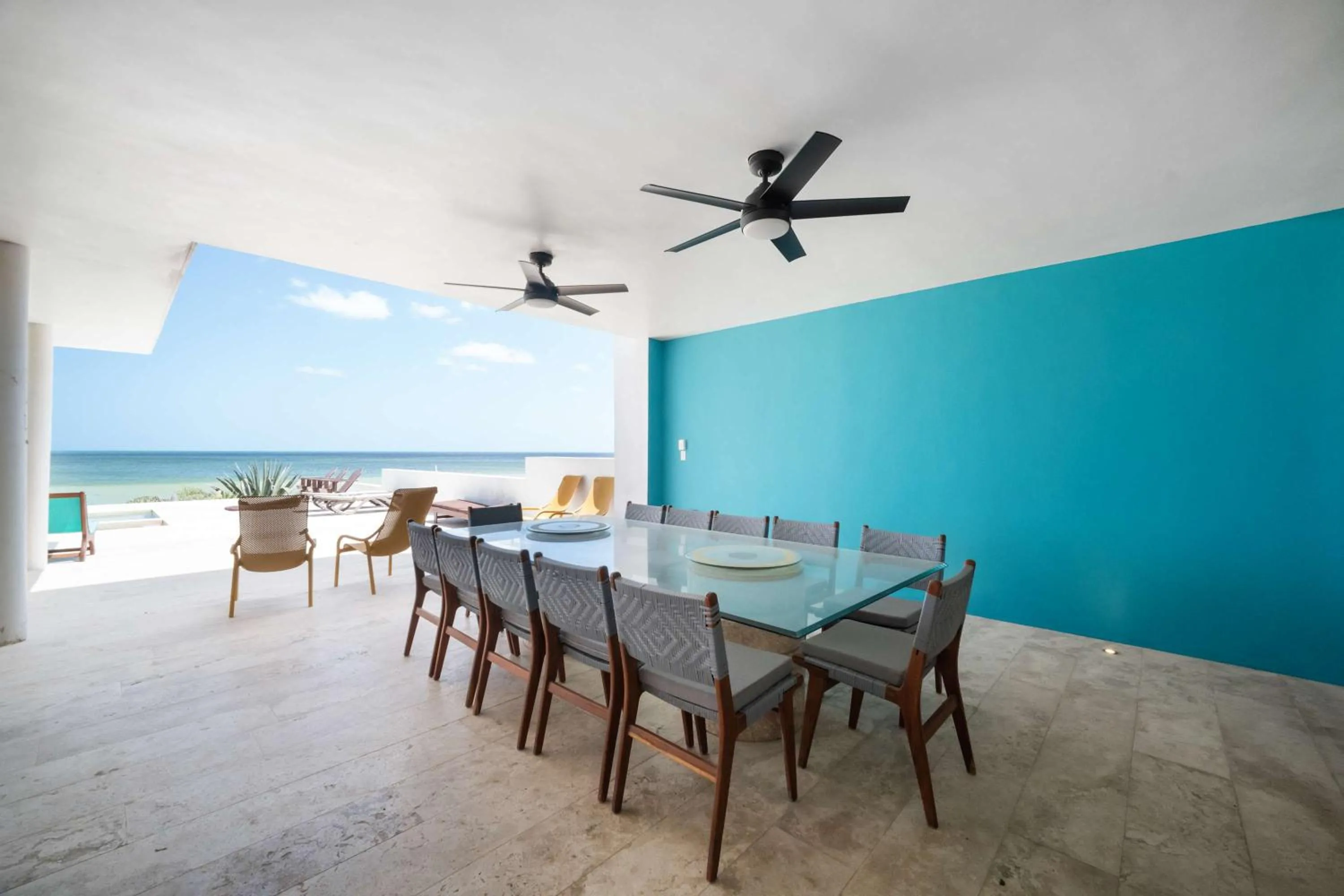 Beachfront Upscale House in Telchac