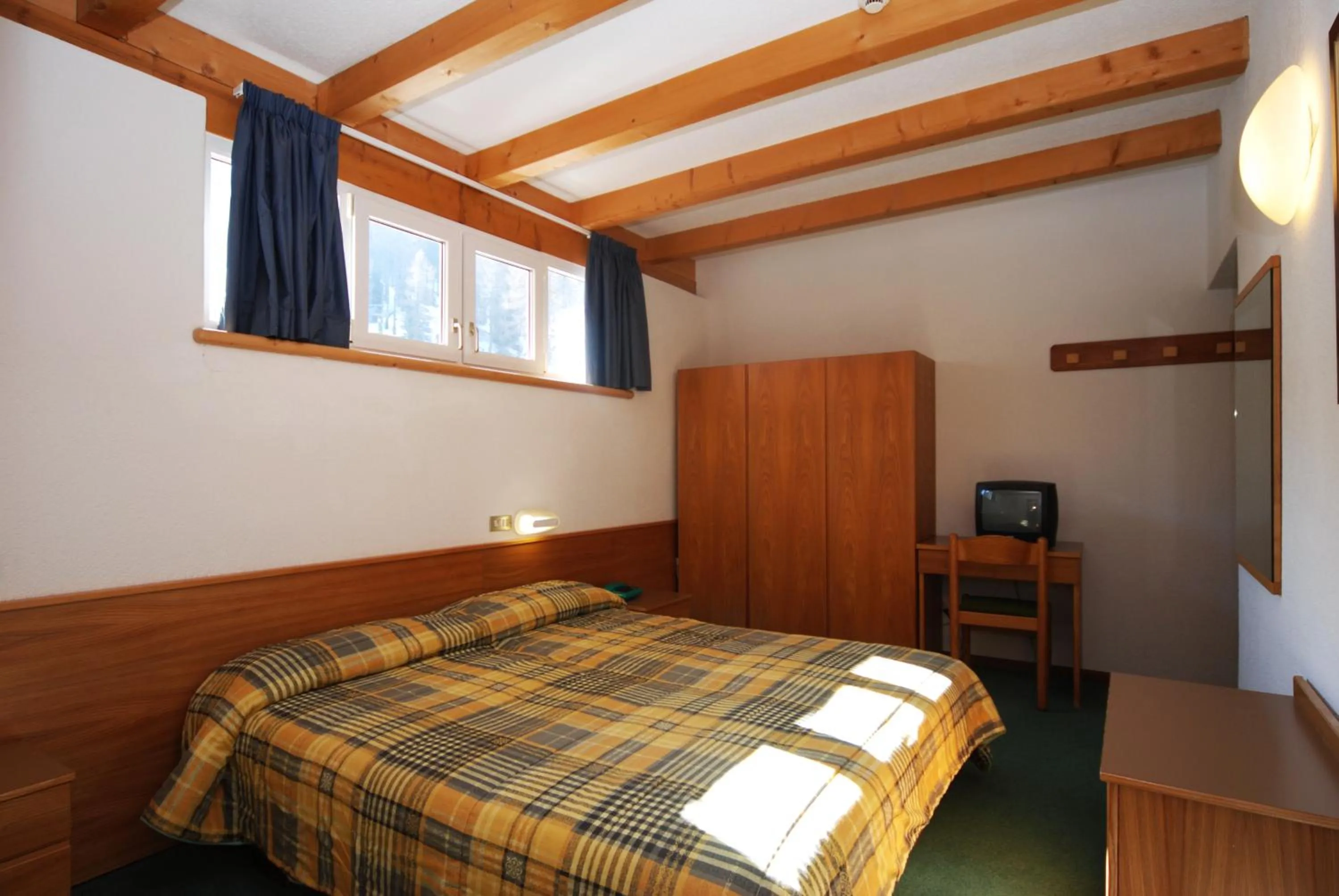 Bedroom, Bed in Sport Hotel Pampeago