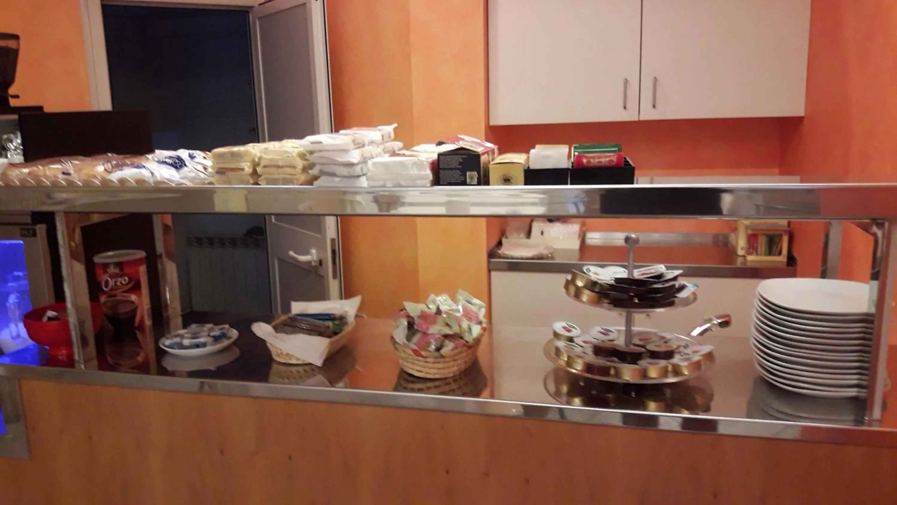 Buffet breakfast in Albergo Nyers