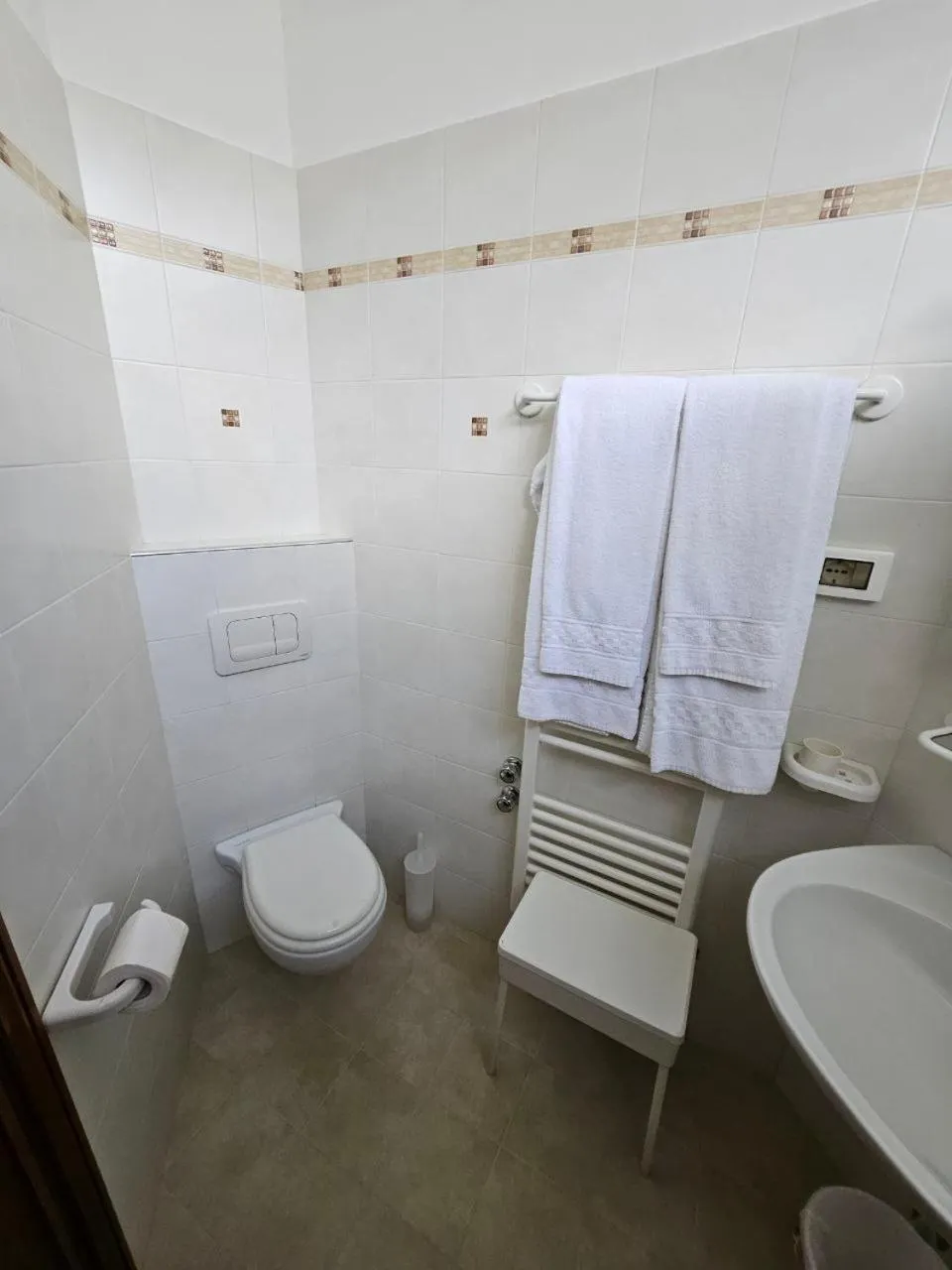 Shower in Albergo Nyers