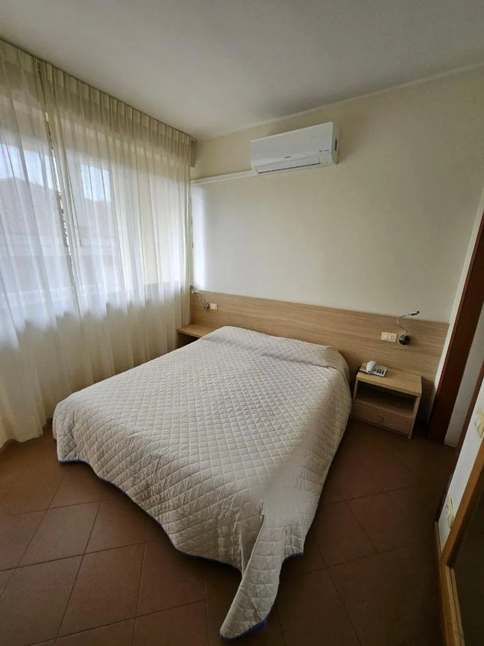 Photo of the whole room, Bed in Albergo Nyers