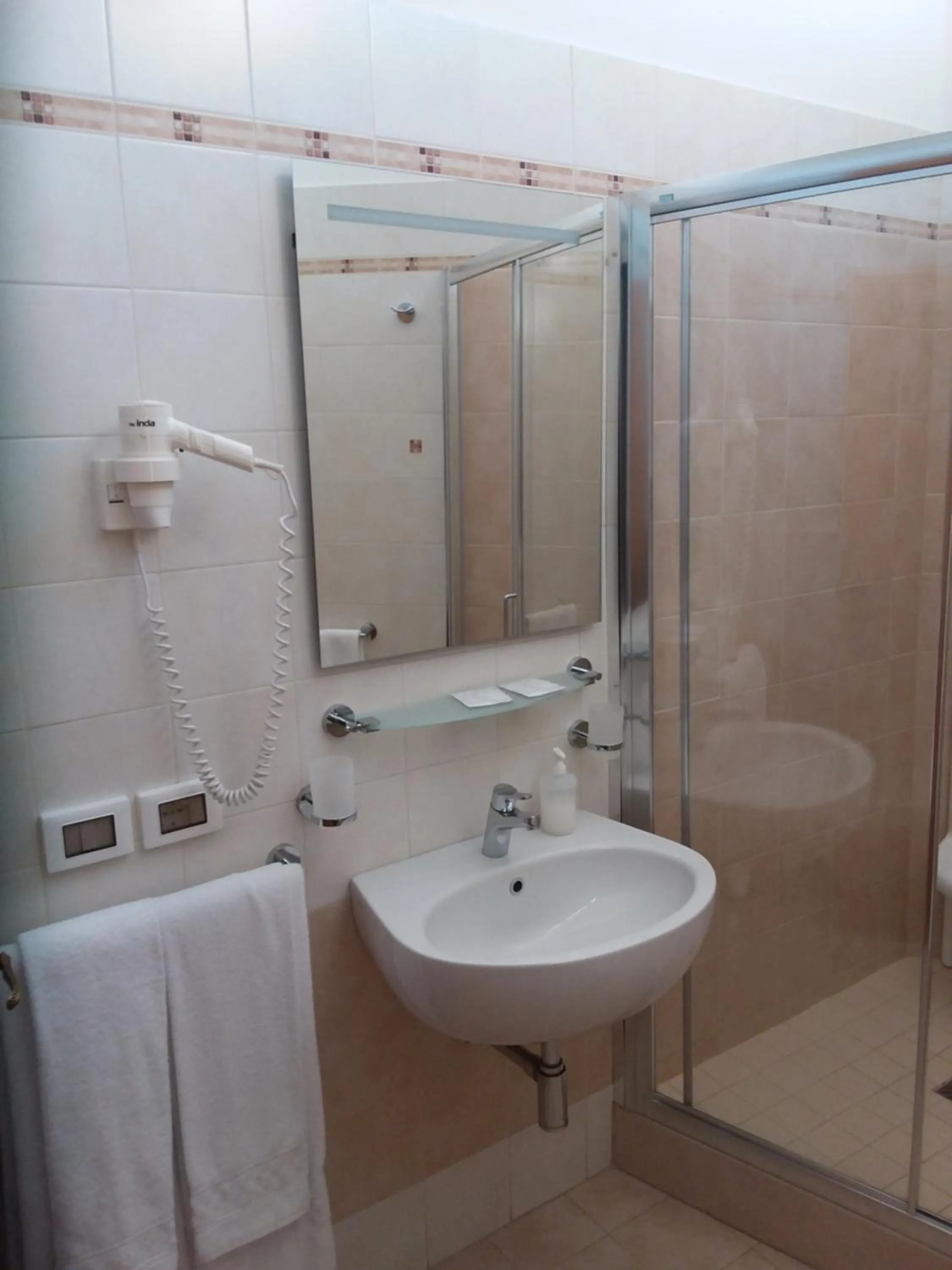 Bathroom in Albergo Nyers