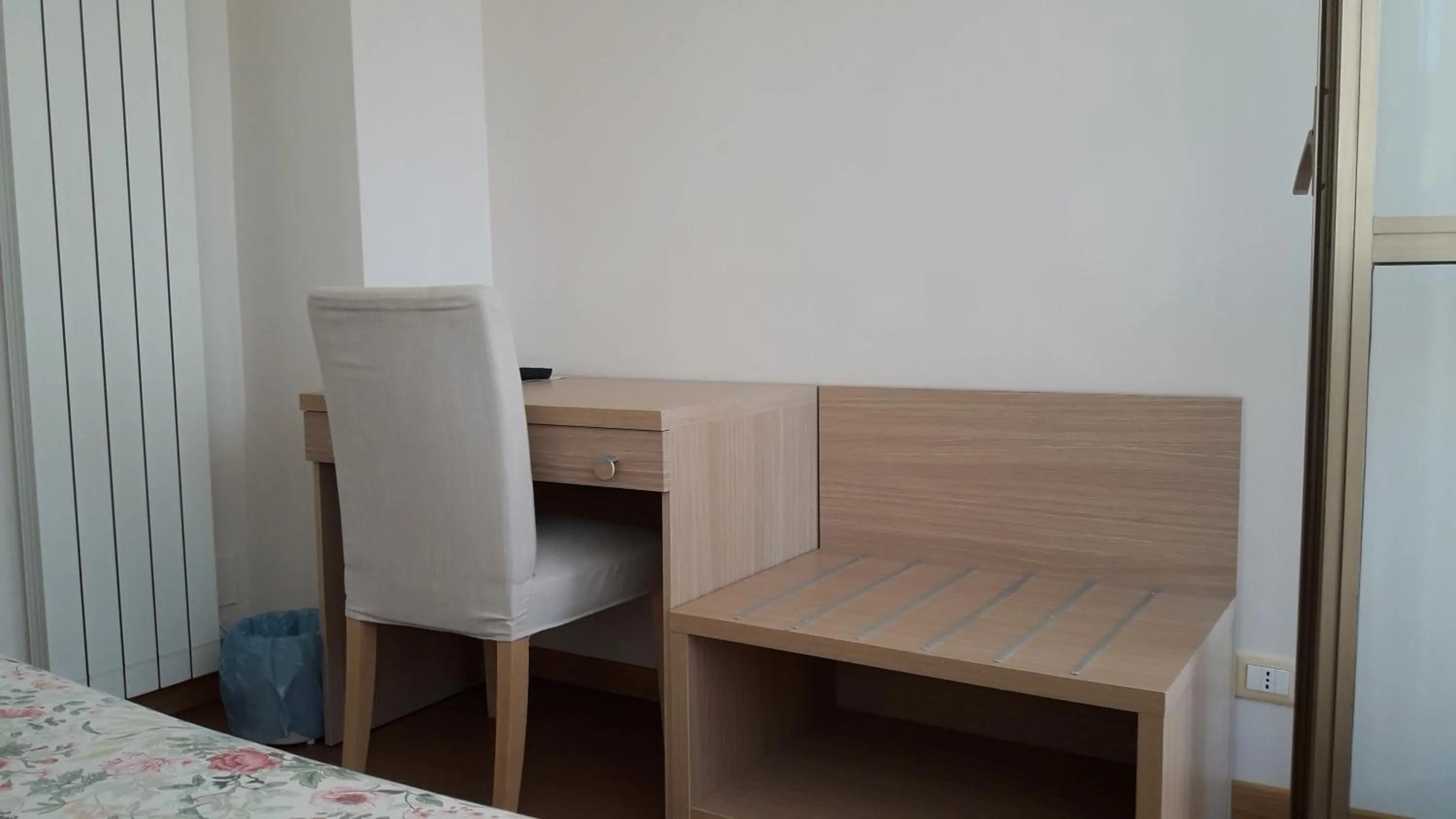 Photo of the whole room, Bed in Albergo Nyers