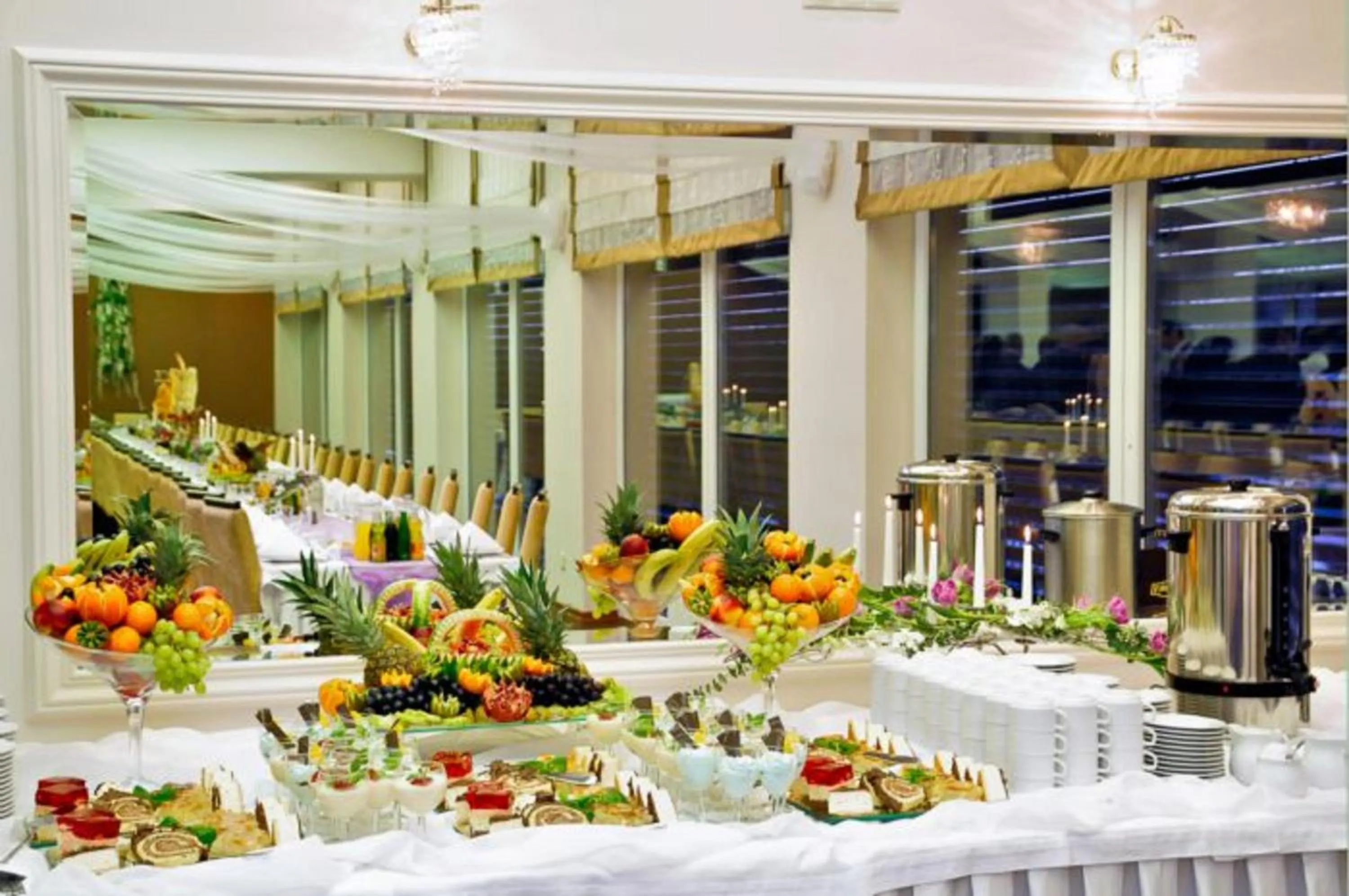 Restaurant/places to eat in Hotel Gniecki Gdansk