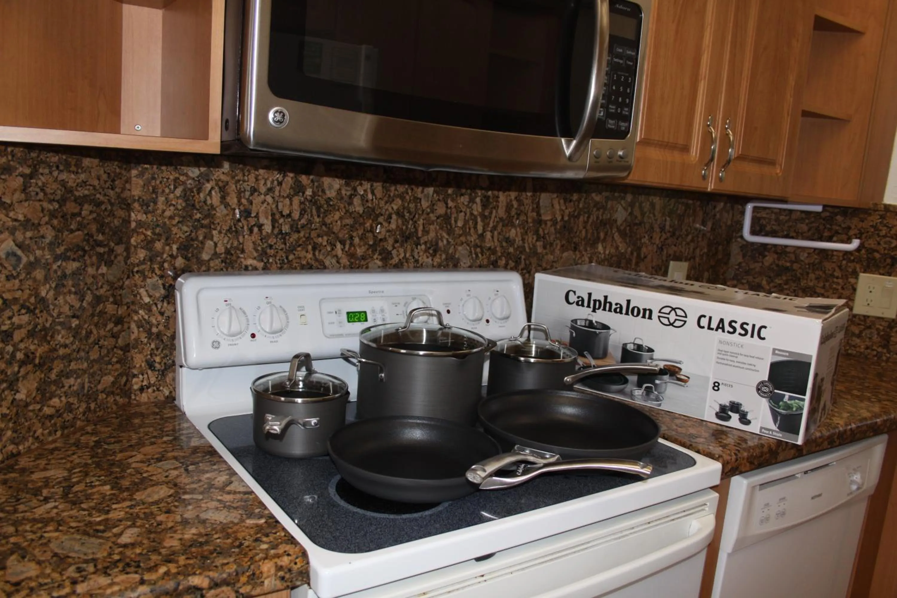 Kitchen or kitchenette in Coco Plum Beach & Tennis Club & Marina