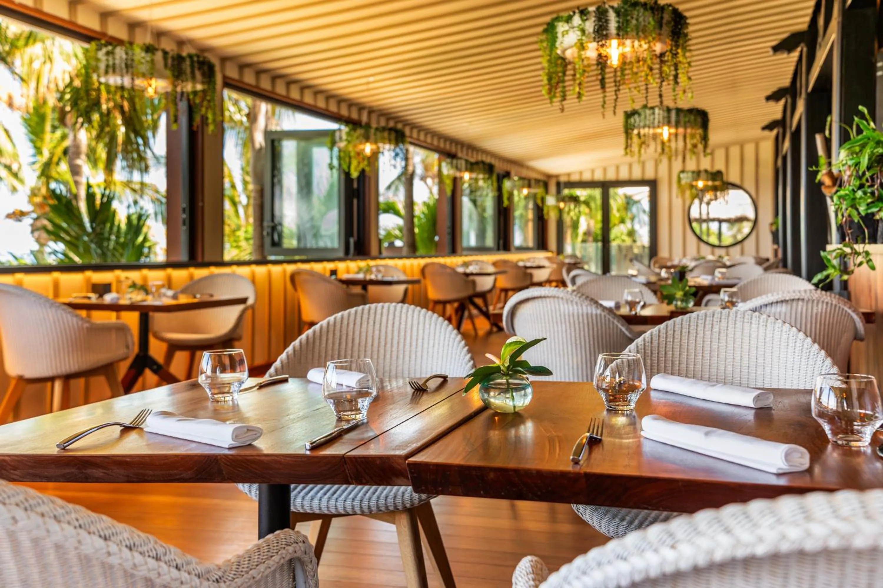 Restaurant/places to eat in Palm Hotel & Spa