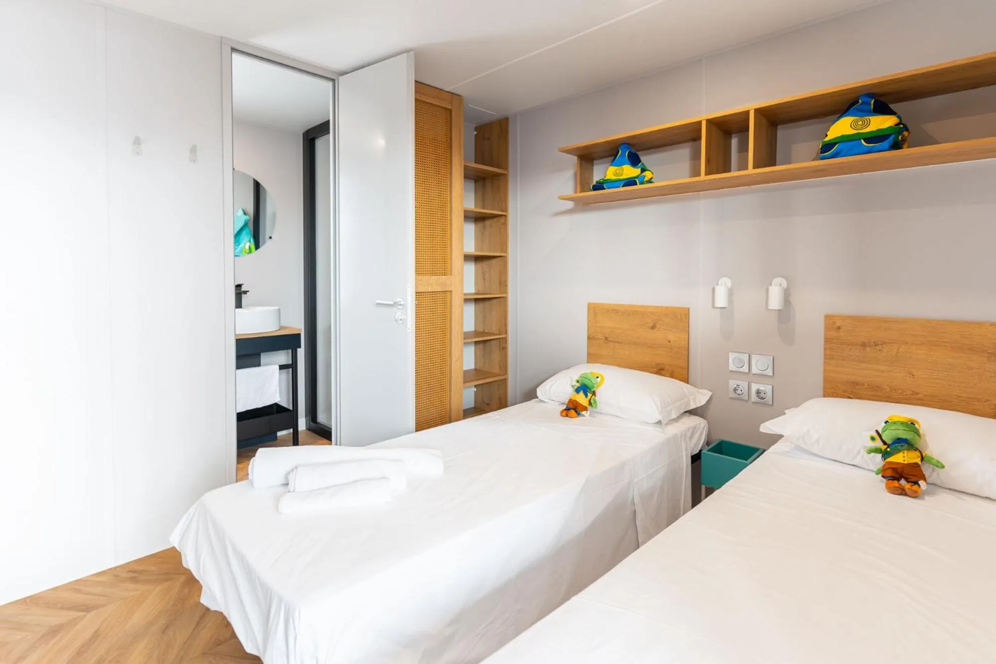 Bedroom, Bed in Club del Sole Tenuta Primero Grado Family Collection