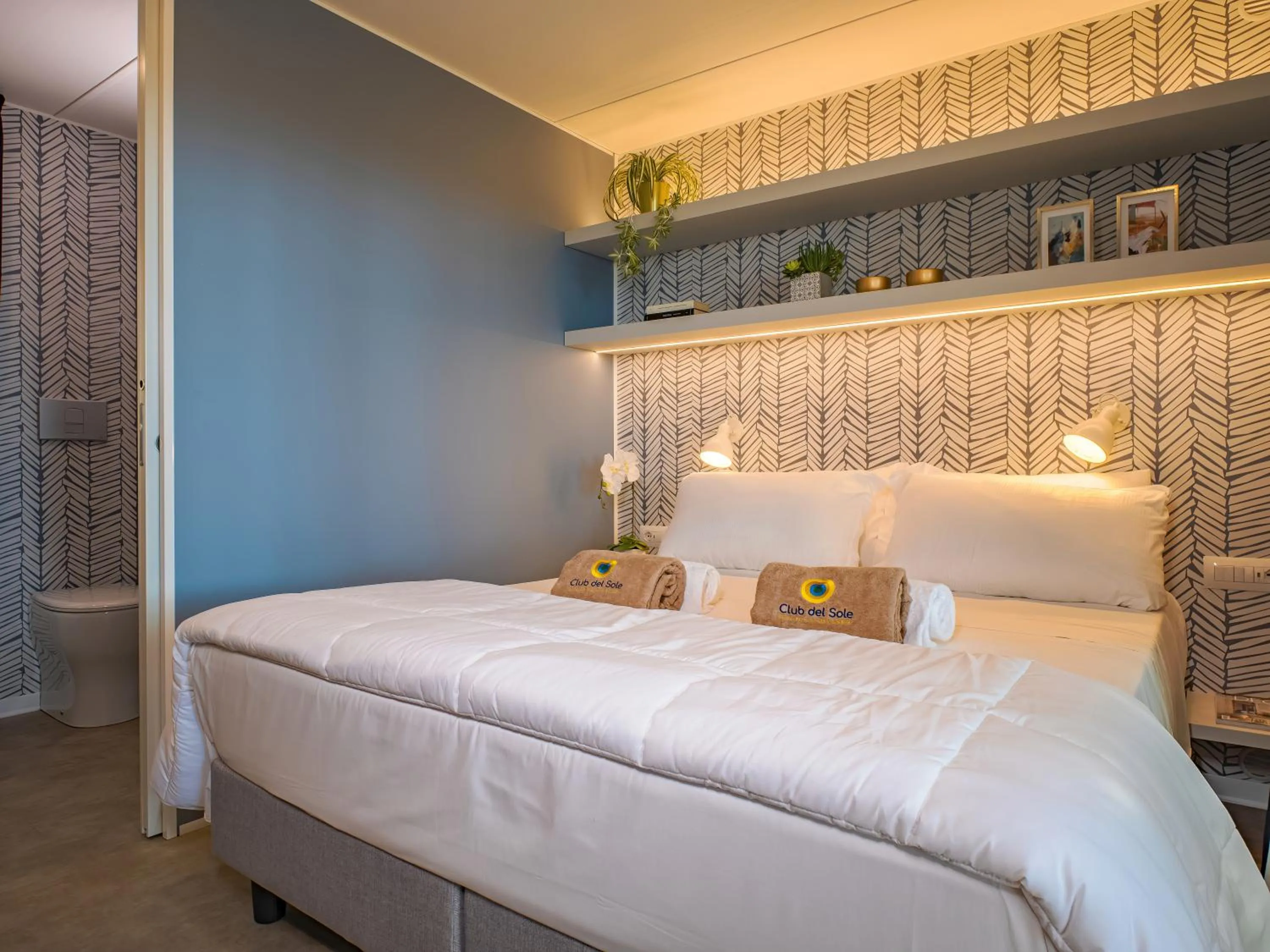 Bedroom, Bed in Club del Sole Tenuta Primero Grado Family Collection