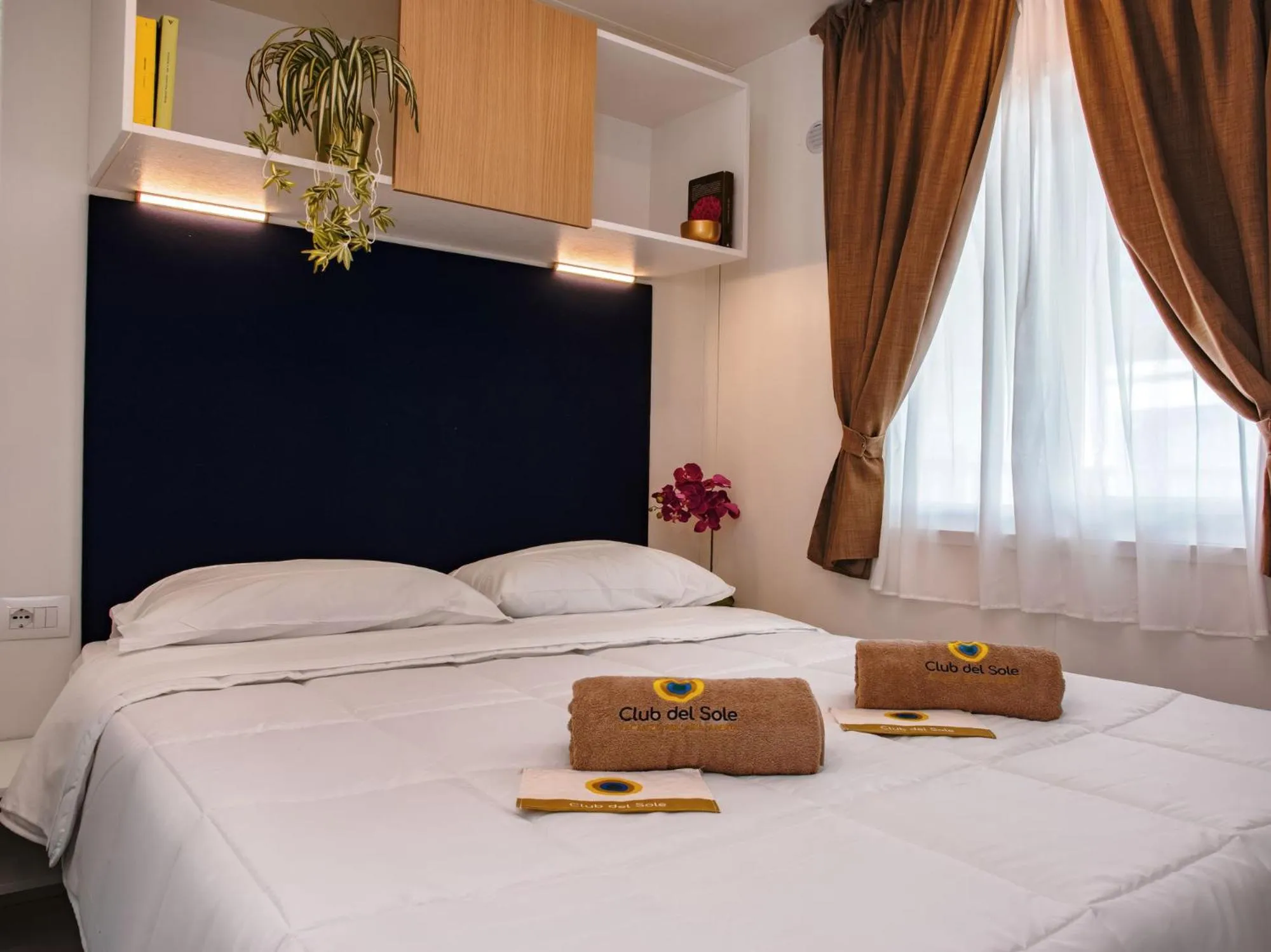 Bedroom, Bed in Club del Sole Tenuta Primero Grado Family Collection