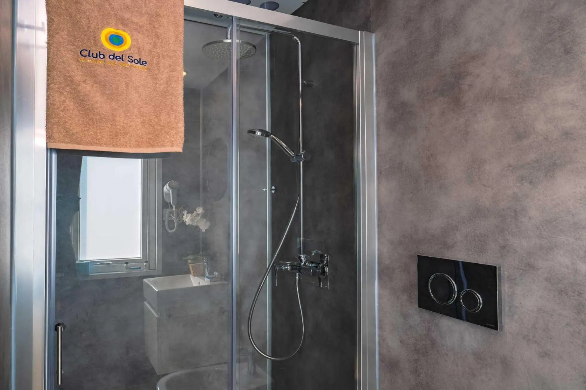 Bathroom in Club del Sole Tenuta Primero Grado Family Collection