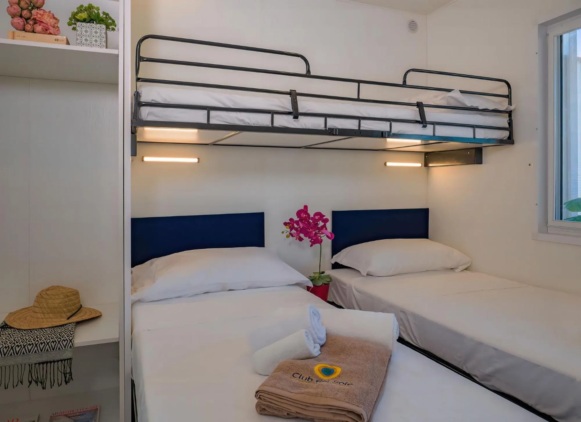 Bedroom, Bed in Club del Sole Tenuta Primero Grado Family Collection