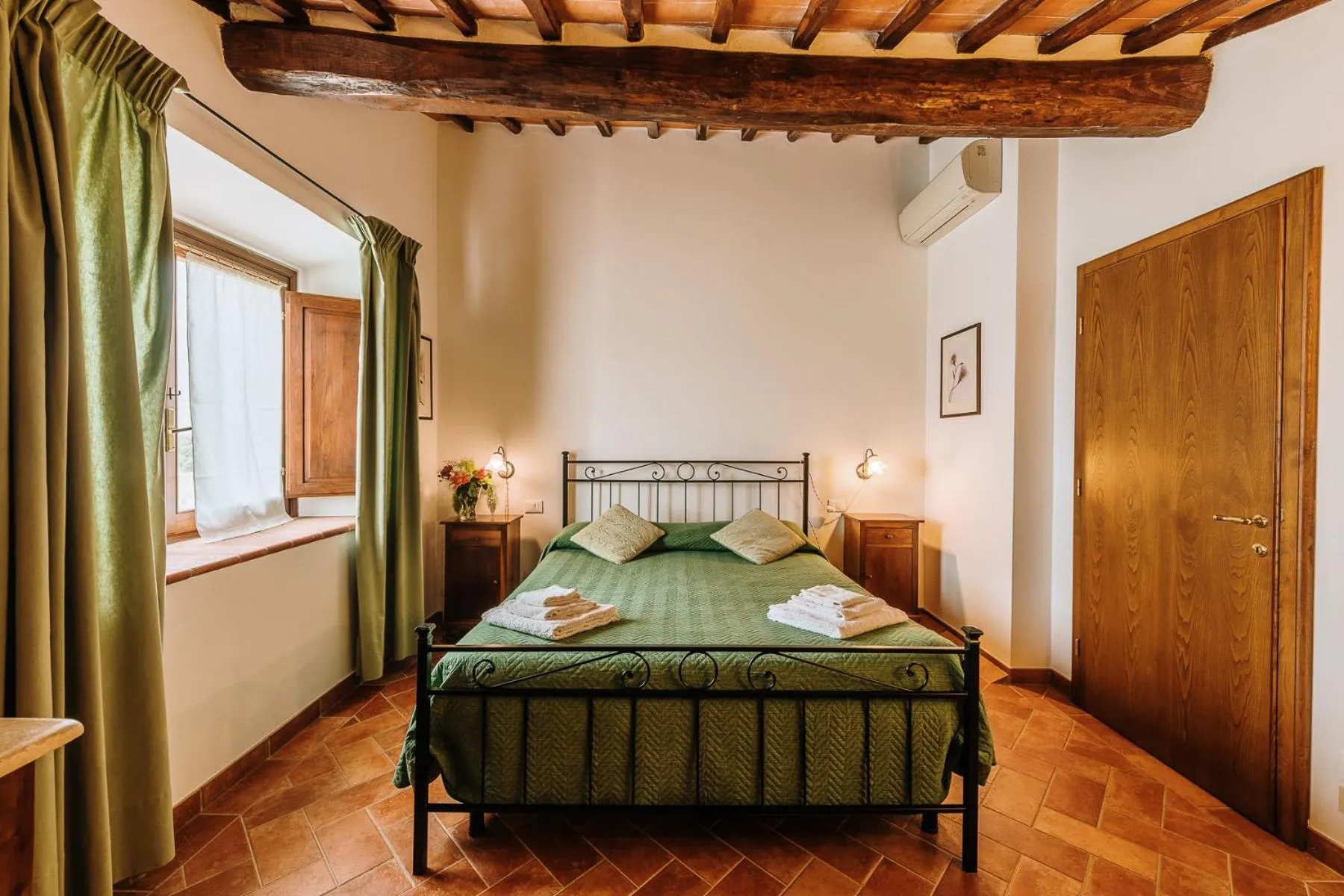 Bedroom, Bed in Villa Di Sotto