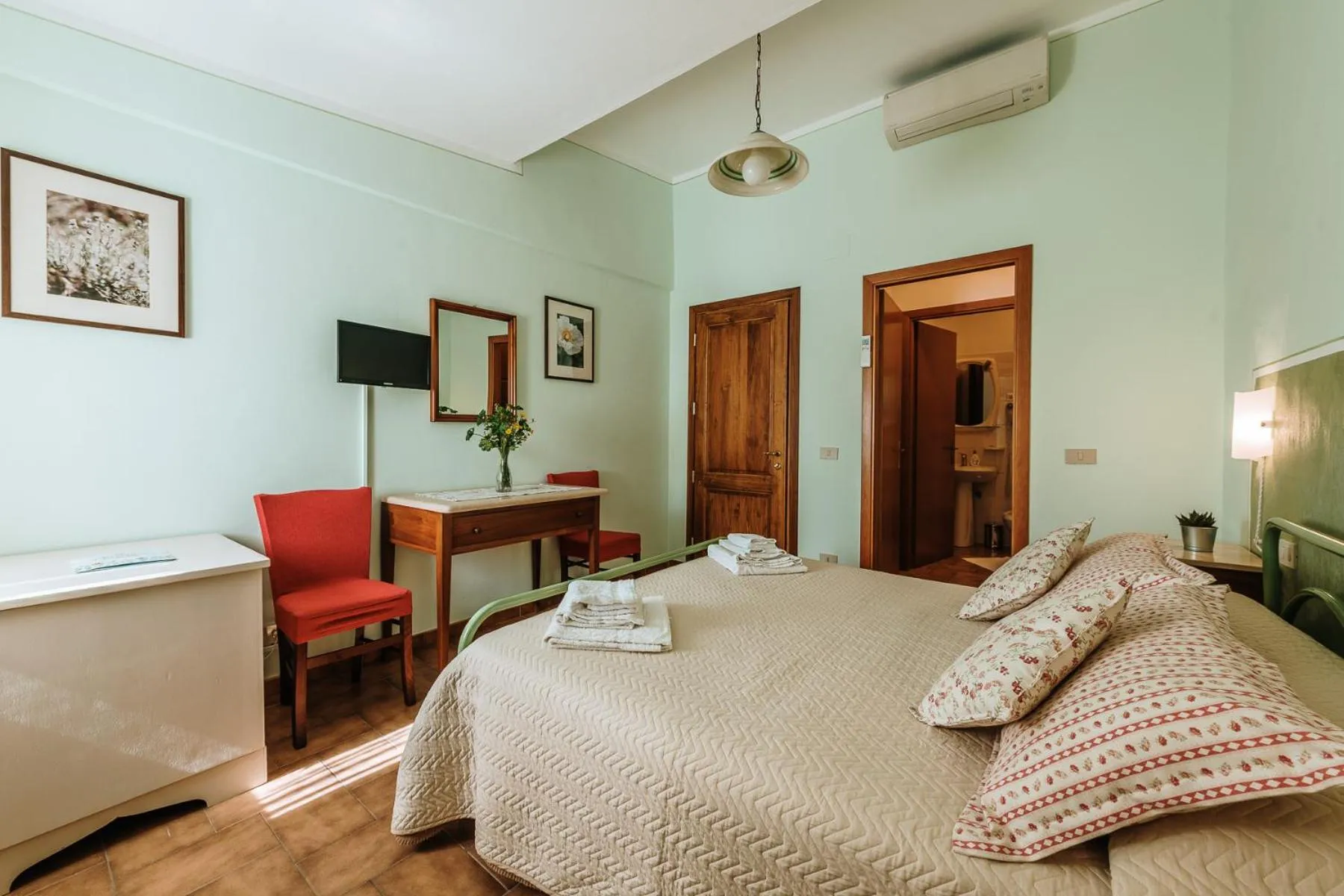 Bedroom, Bed in Villa Di Sotto