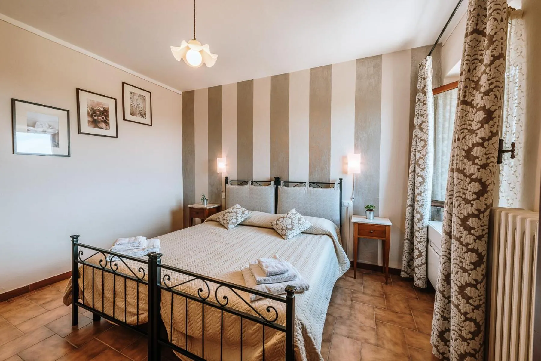 Bedroom, Bed in Villa Di Sotto