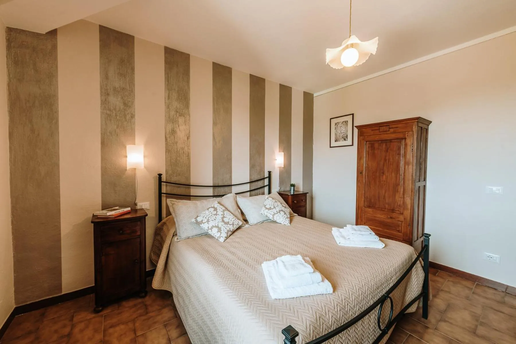 Photo of the whole room, Bed in Villa Di Sotto