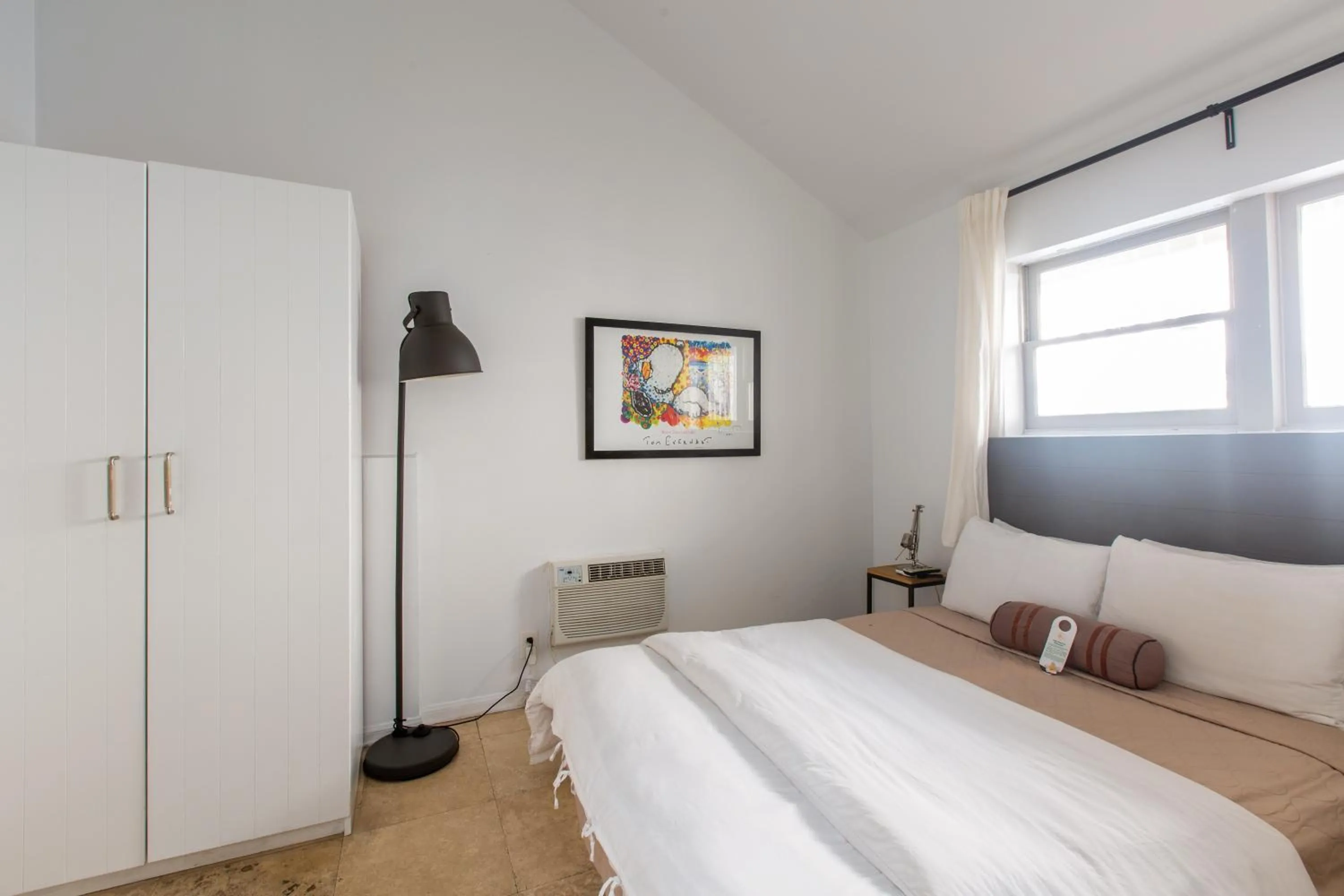 Bed in Su Casa at Venice Beach