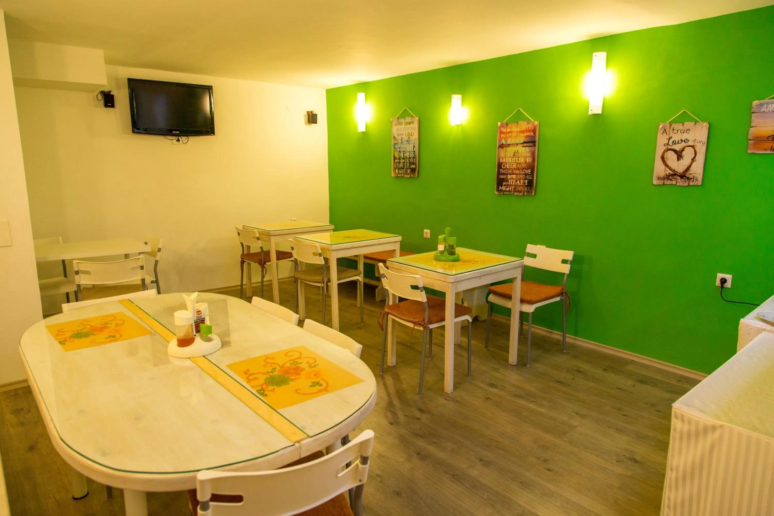 Coffee/tea facilities in Hotel Pine