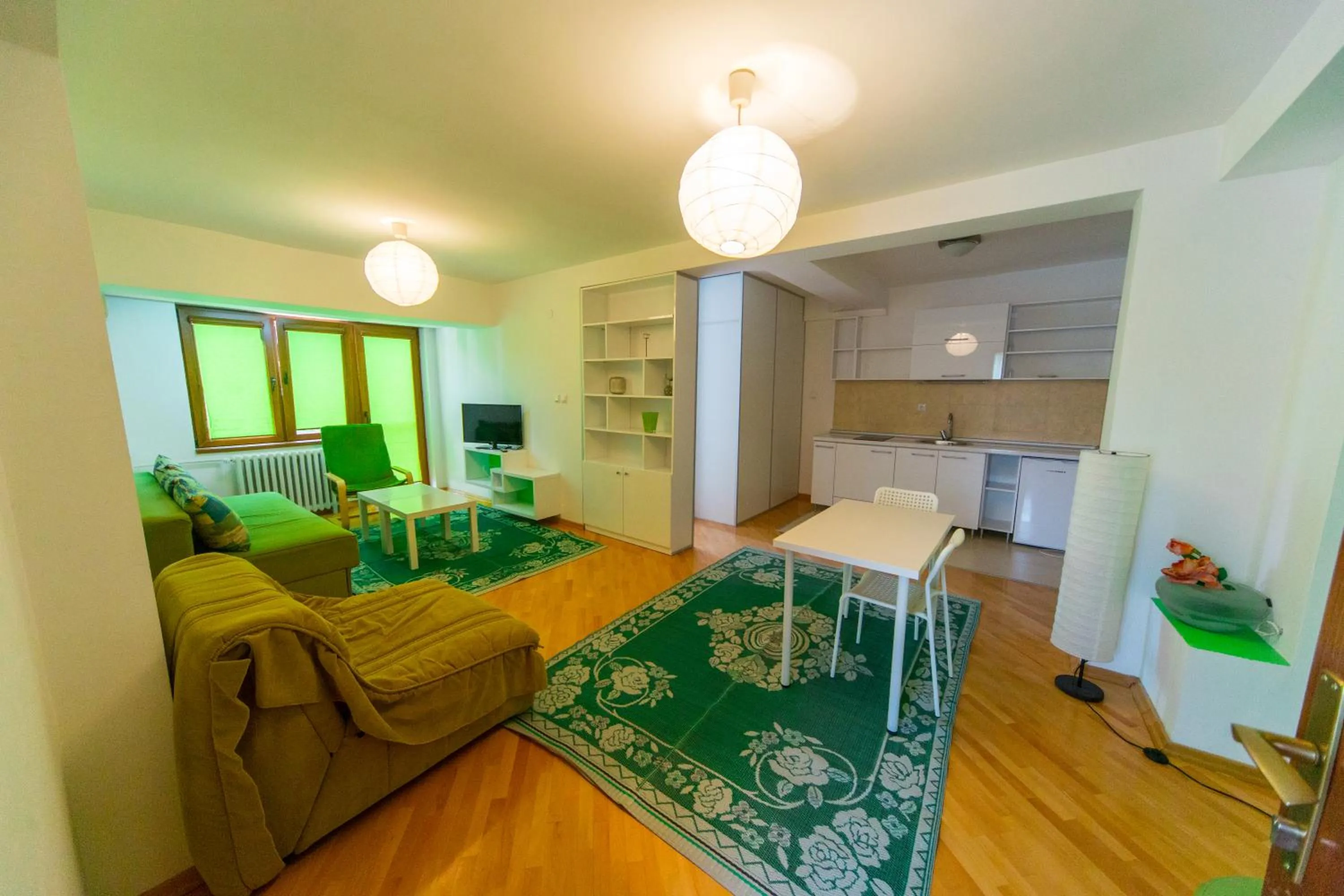 Garden view, Bed in Hotel Pine