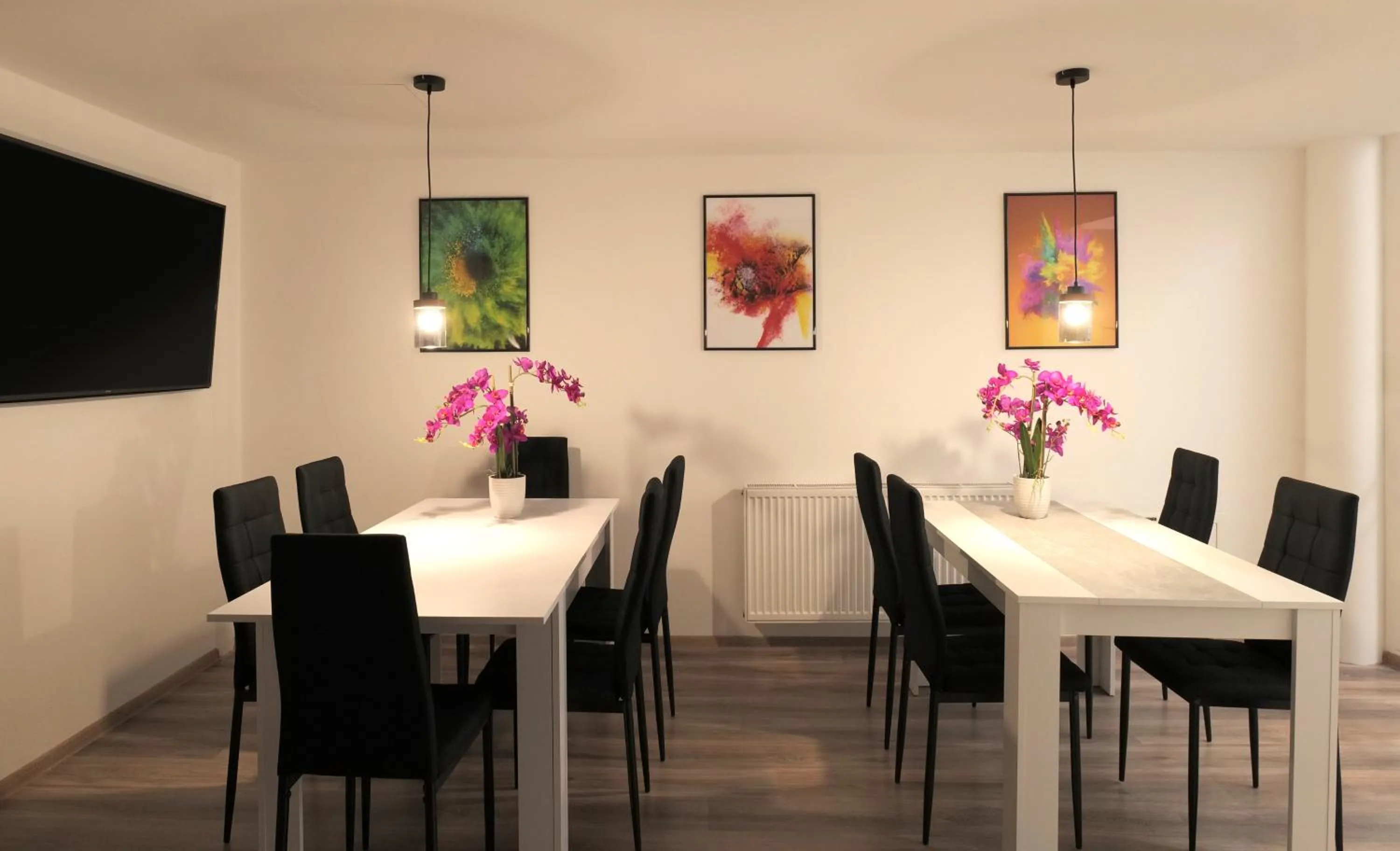 Communal lounge/ TV room in Hostel Old Town