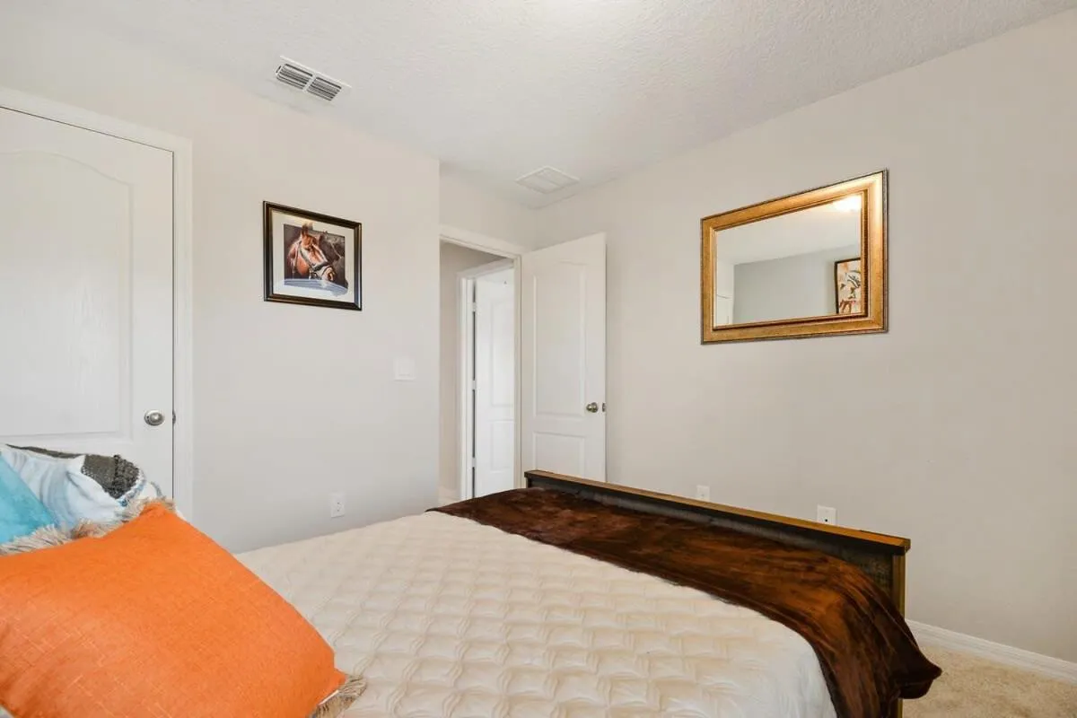 Bed in Four Bedrooms TownHome 5161