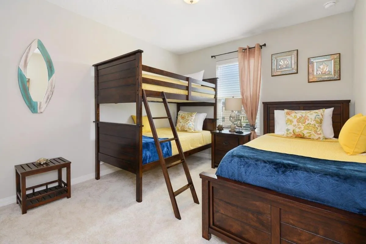 Bed in Four Bedrooms TownHome 5161