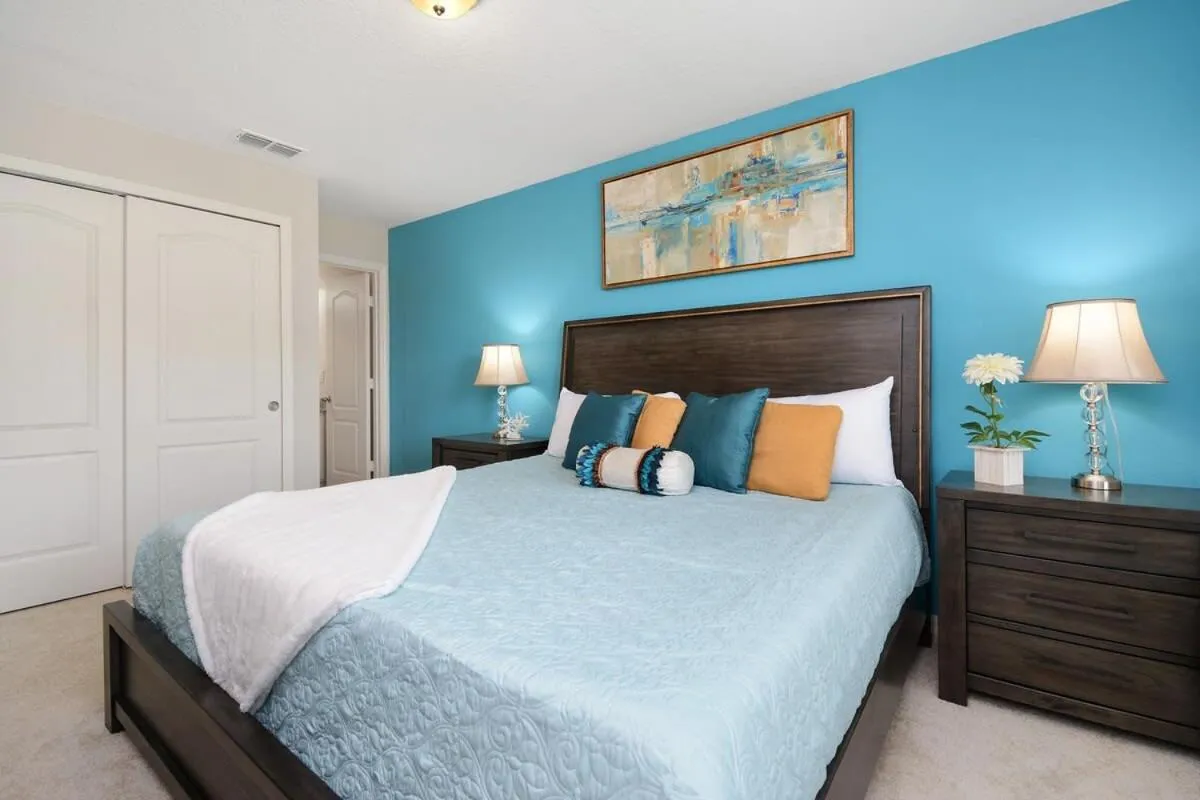 Bed in Four Bedrooms TownHome 5161