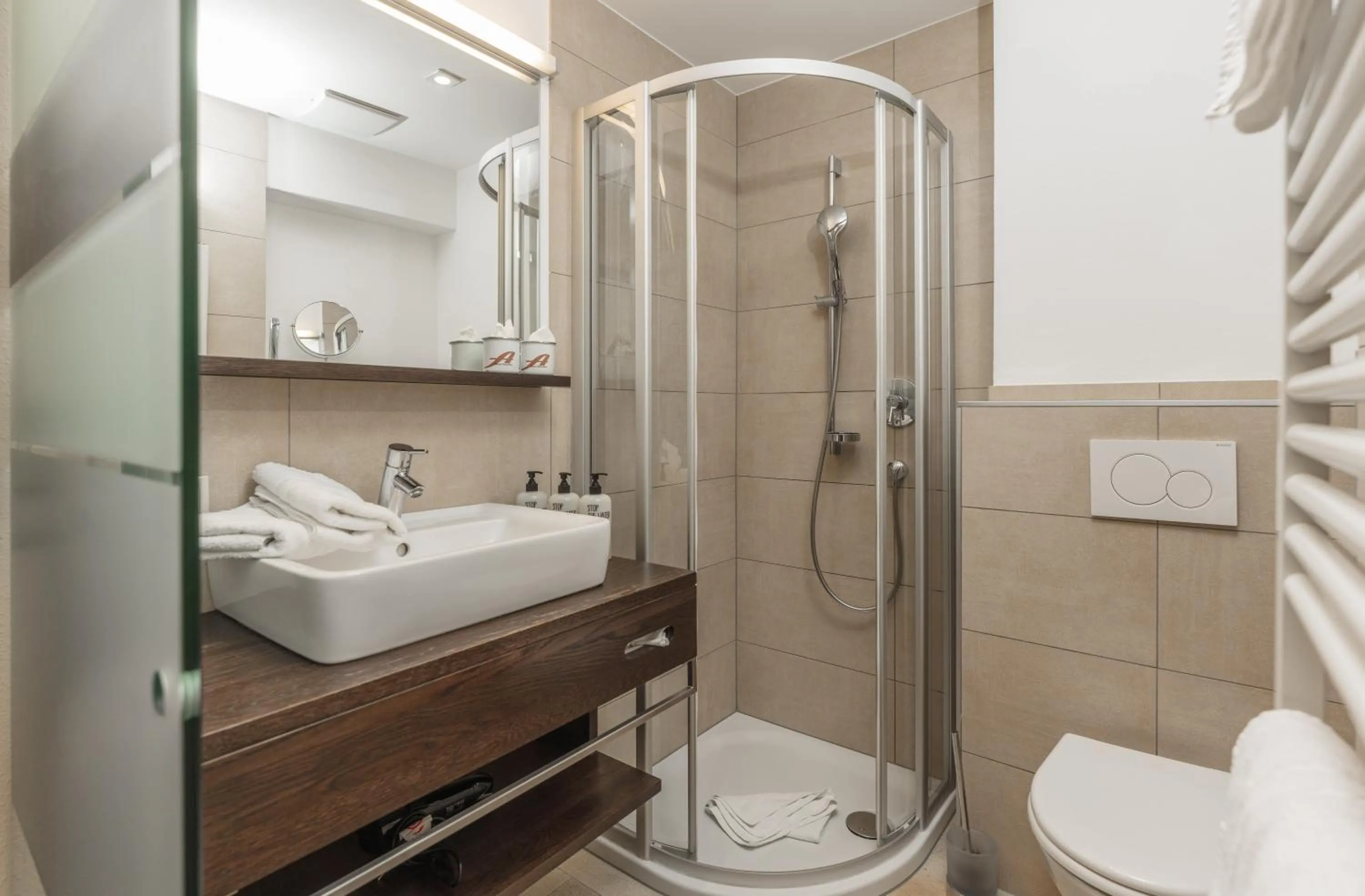 Bathroom in Hotel Annelies