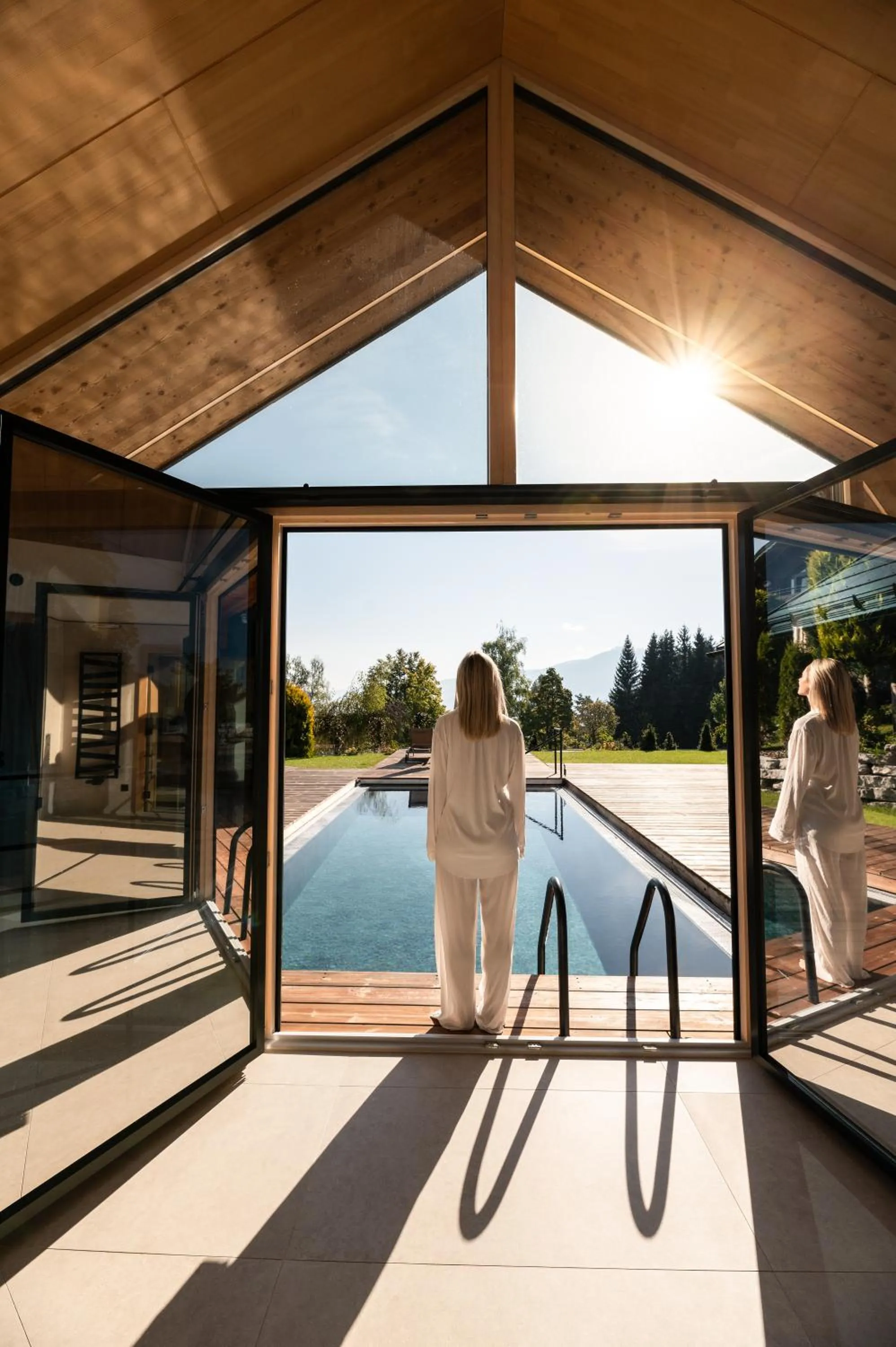 Swimming pool in Hotel Annelies