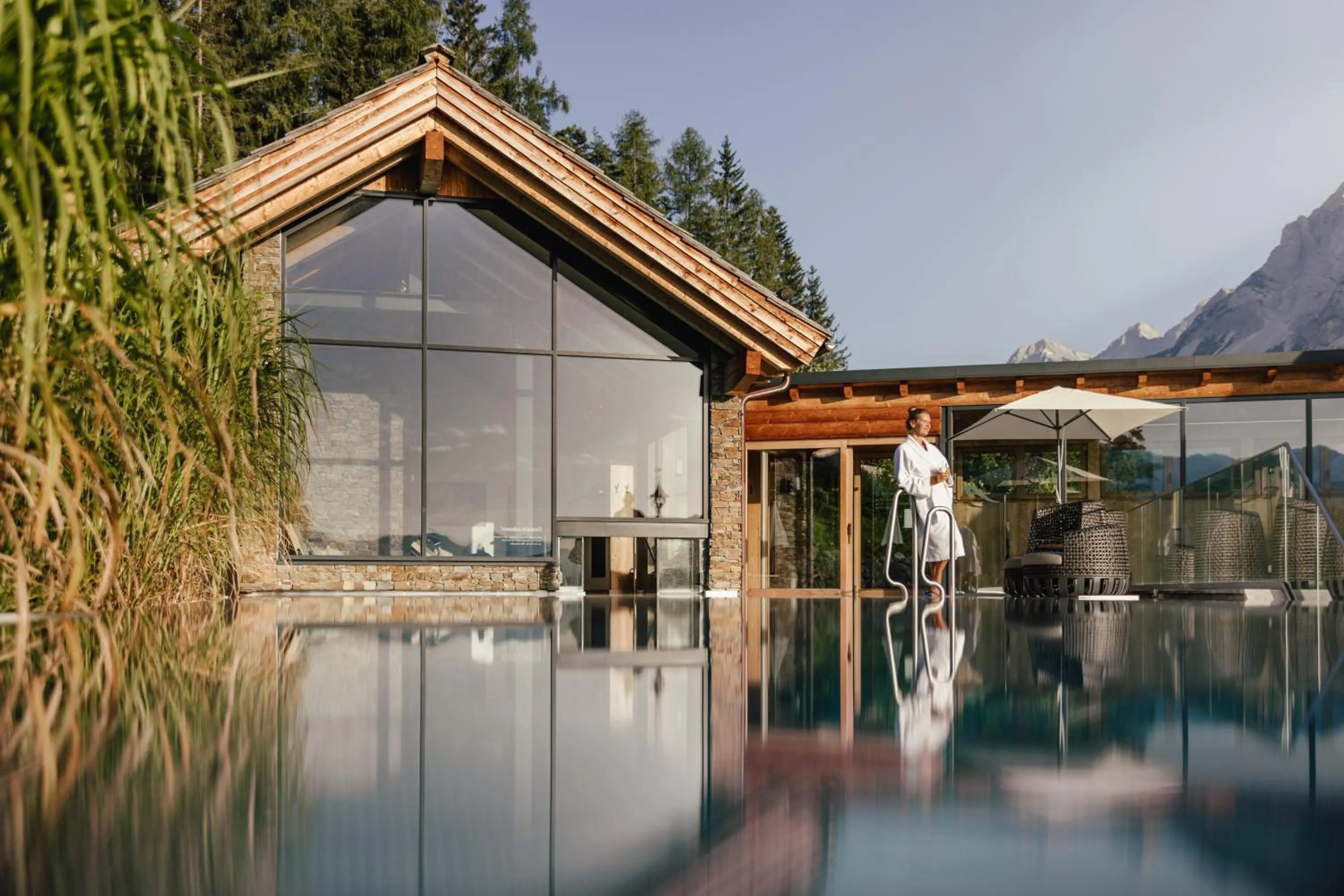 Swimming pool in Hotel Annelies