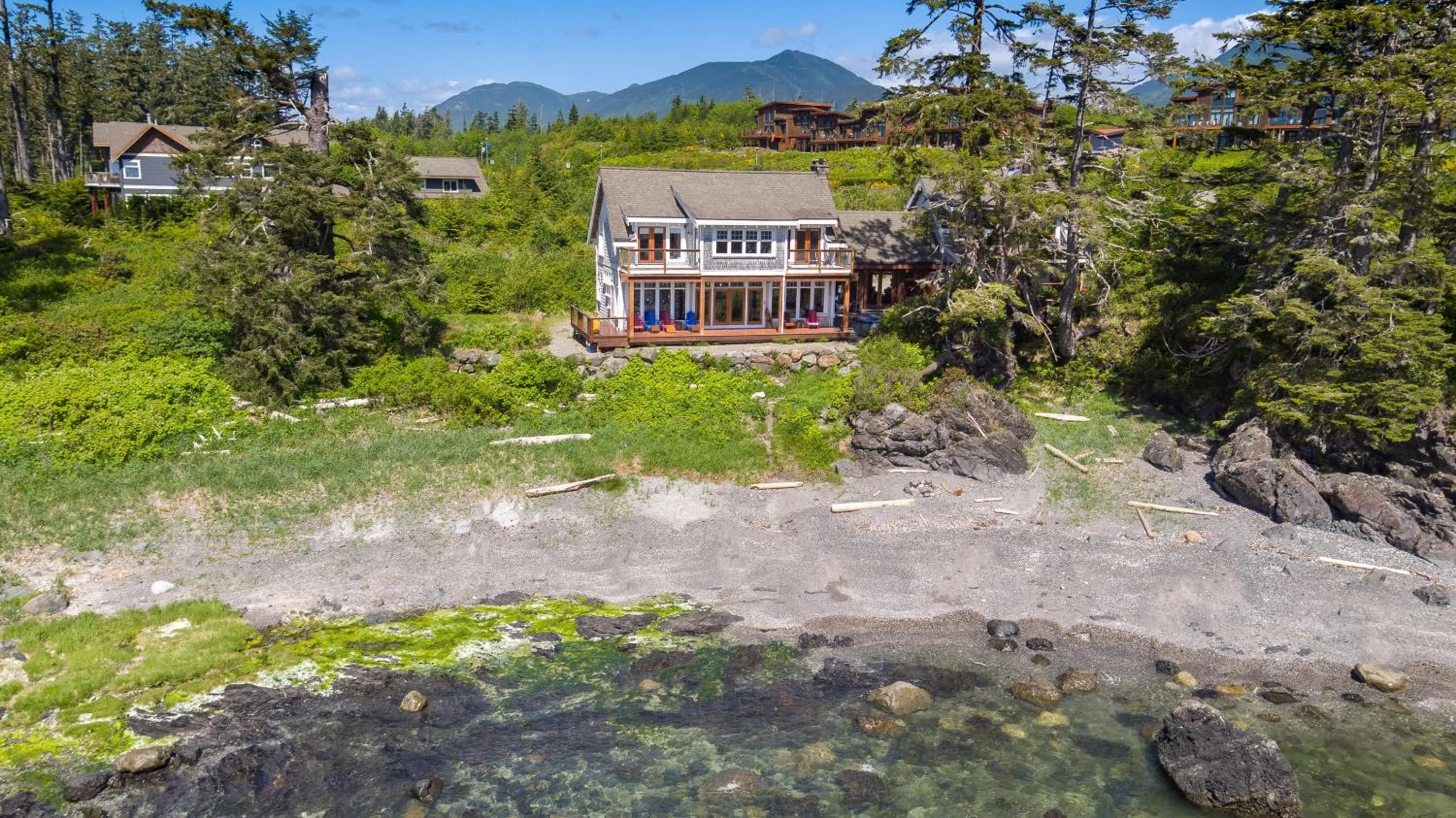 Property building in Black Rock Beach House